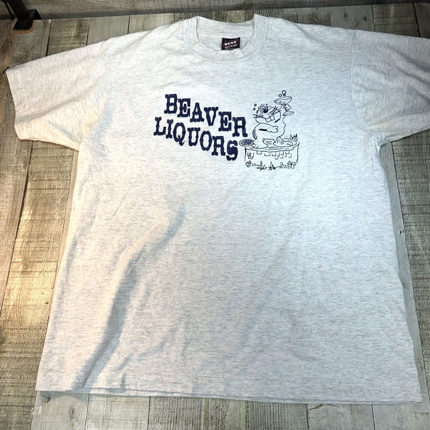 Fruit Of The Loom VINTAGE Fruit of the Loom T-Shirt Men L Gray Beaver liquors USA 90s Size US L / EU 52-54 / 3 - 4 Thumbnail