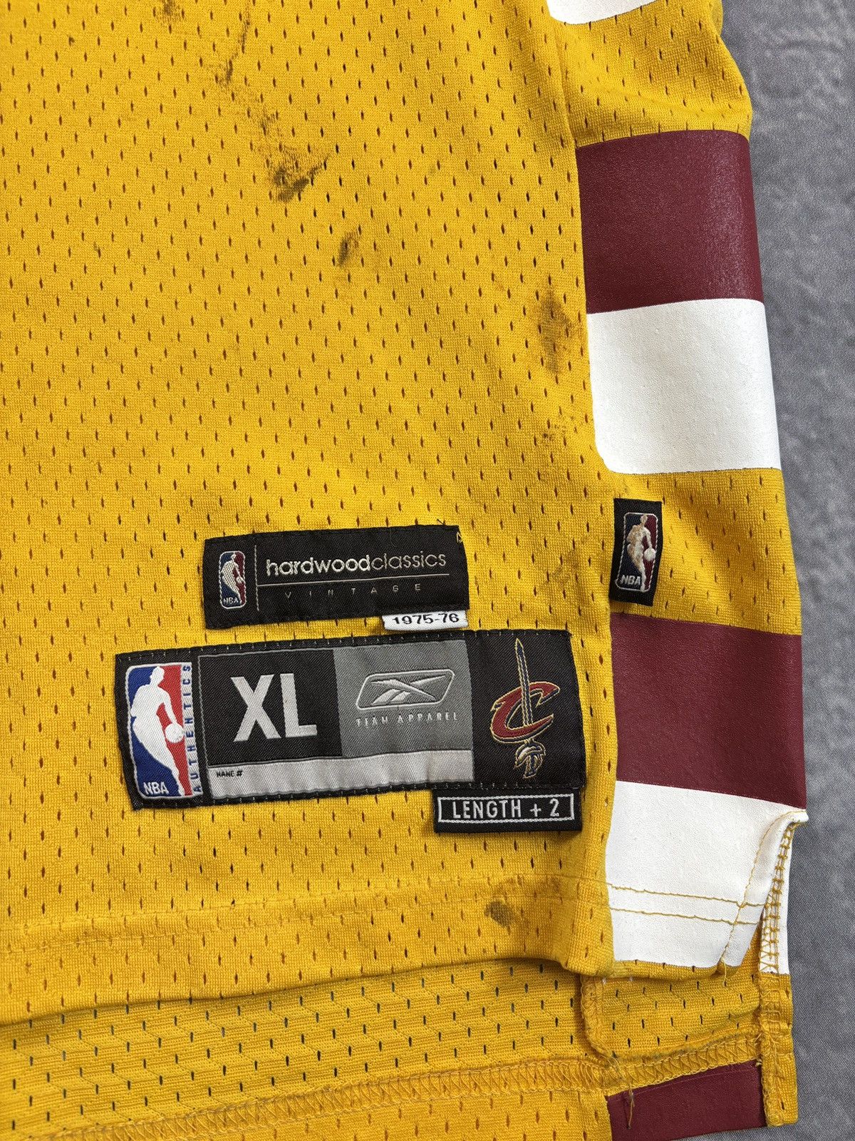 Reebok Vintage Lebron James Cleveland Cavaliers Jersey NBA 2004 70s Size US XL / EU 56 / 4 - 9 Thumbnail