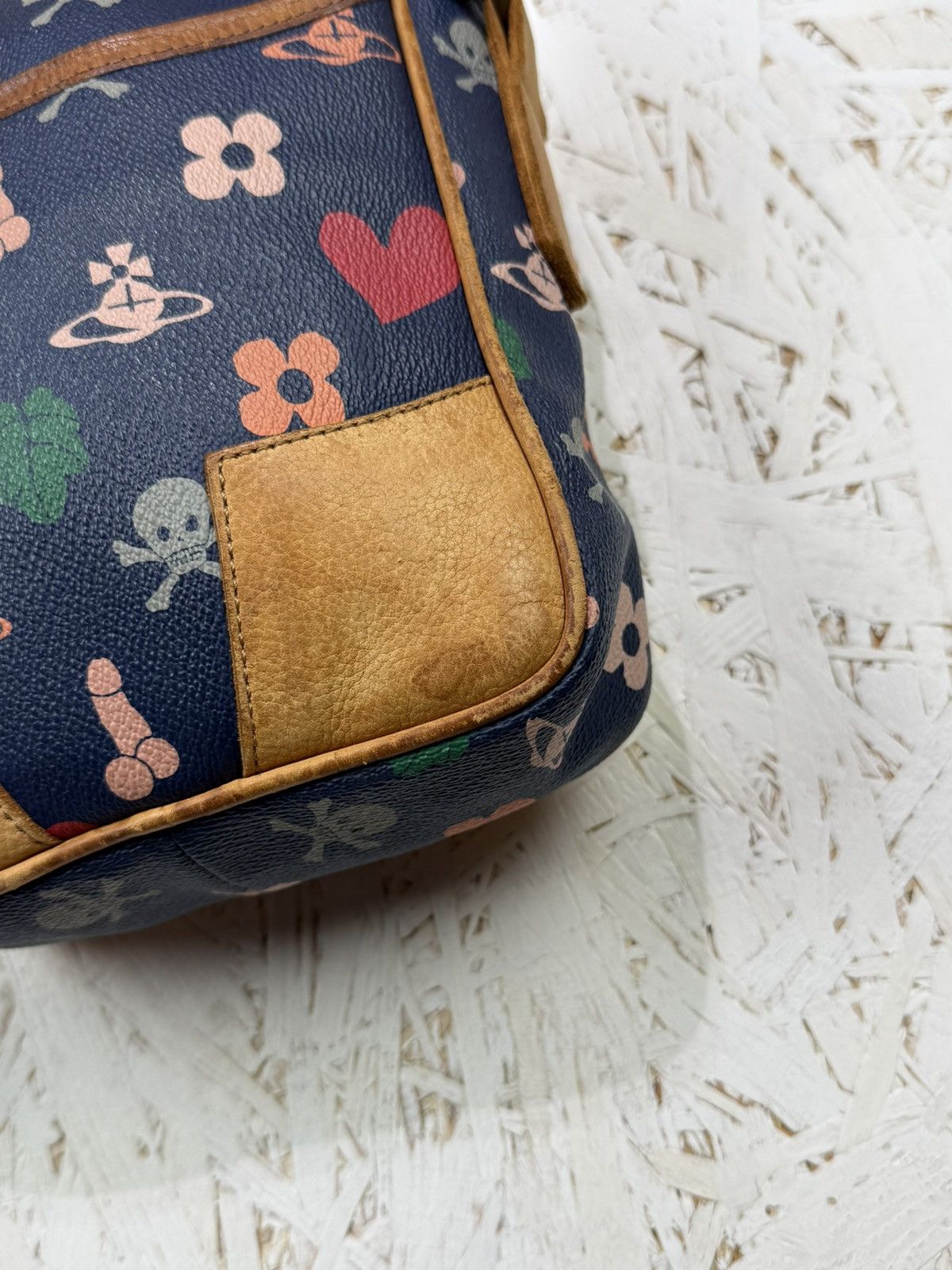Vivienne Westwood Vivienne Westwood Gold Label Monogram Crossbody Shoulder Bag Size ONE SIZE - 5 Thumbnail