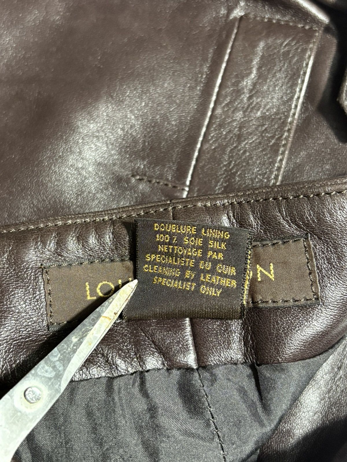 Louis Vuitton VINTAGE LOUIS VUITTON BIKER LEATHER PANTS Size 25" / US 0 / IT 36 - 8 Thumbnail