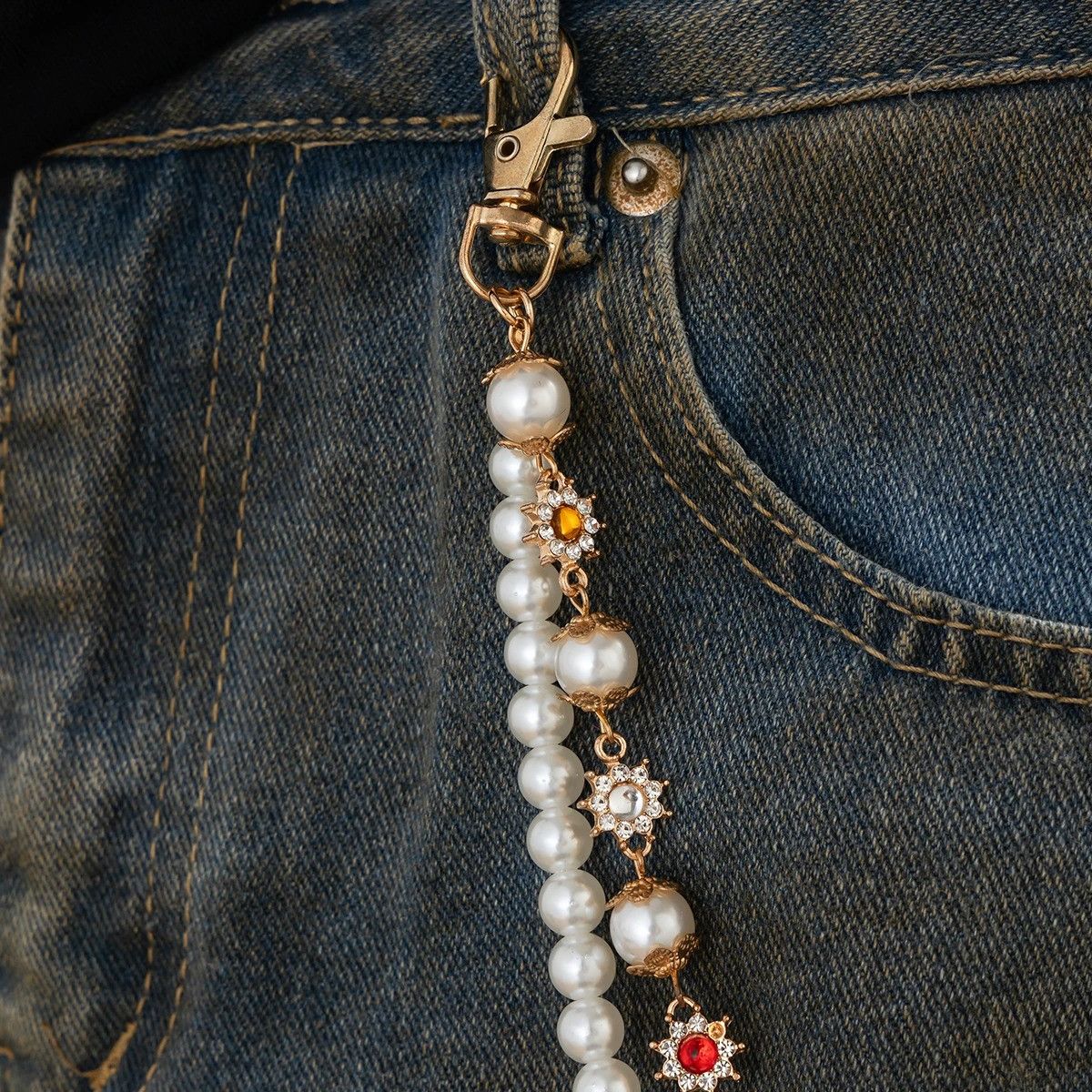 Japanese Brand × Vintage Pearl Punk Luxury Keychain & Belt Chain for the Bold Size ONE SIZE - 4 Thumbnail