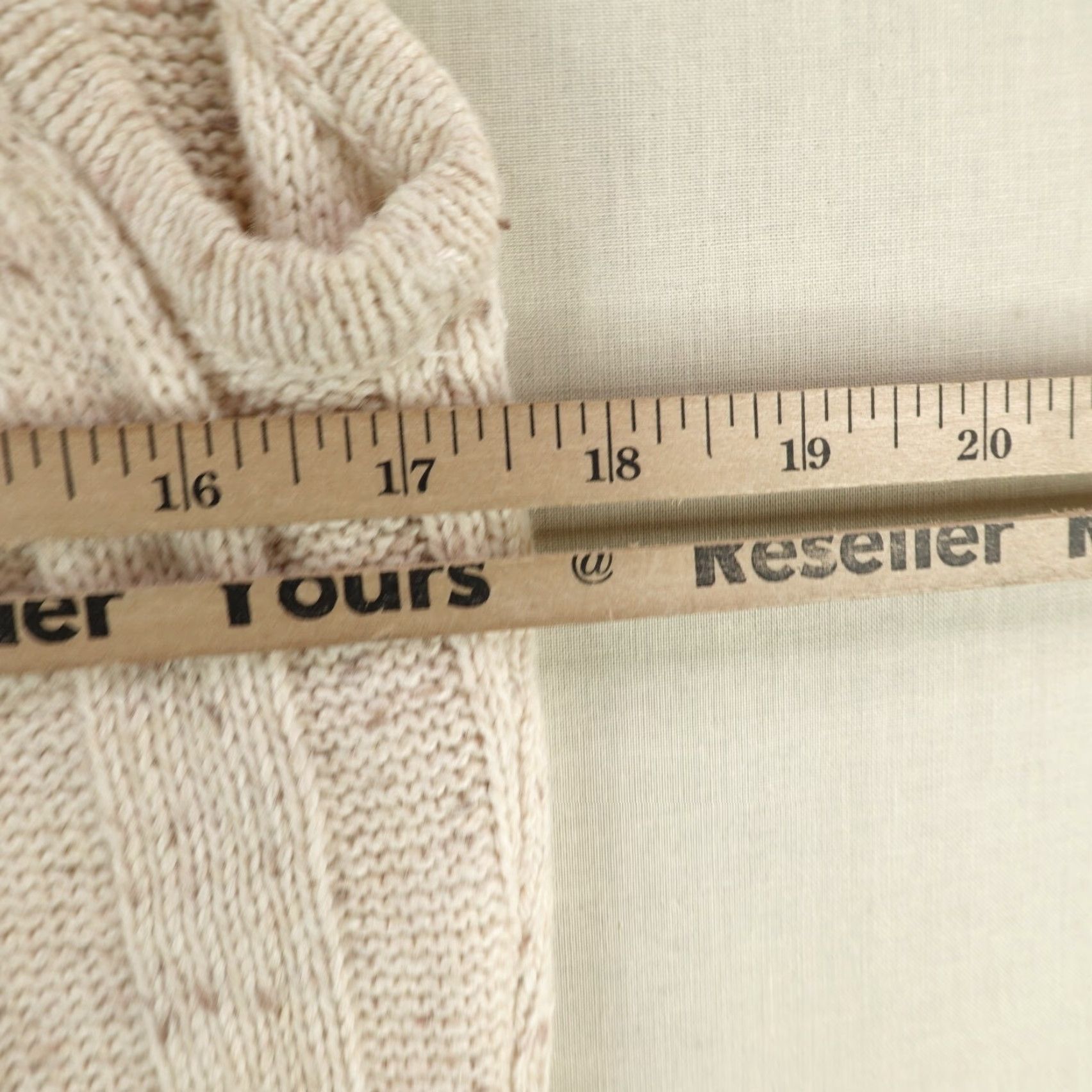 Vintage VINTAGE Woolrich Sweater Vest Women's Small Casual Knit Sleeveless Full Zip Tan Wool Blend Size S / US 4 / IT 40 - 6 Thumbnail