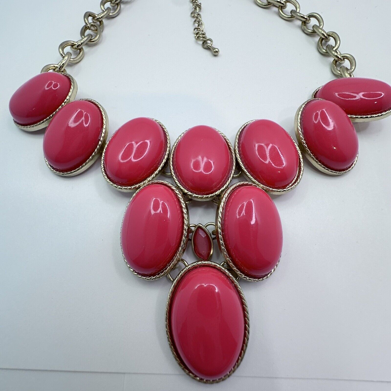 Pink Darling VTG Hot Pink Lucite Necklace Gold Tone BIb Necklace Size ONE SIZE - 5 Thumbnail