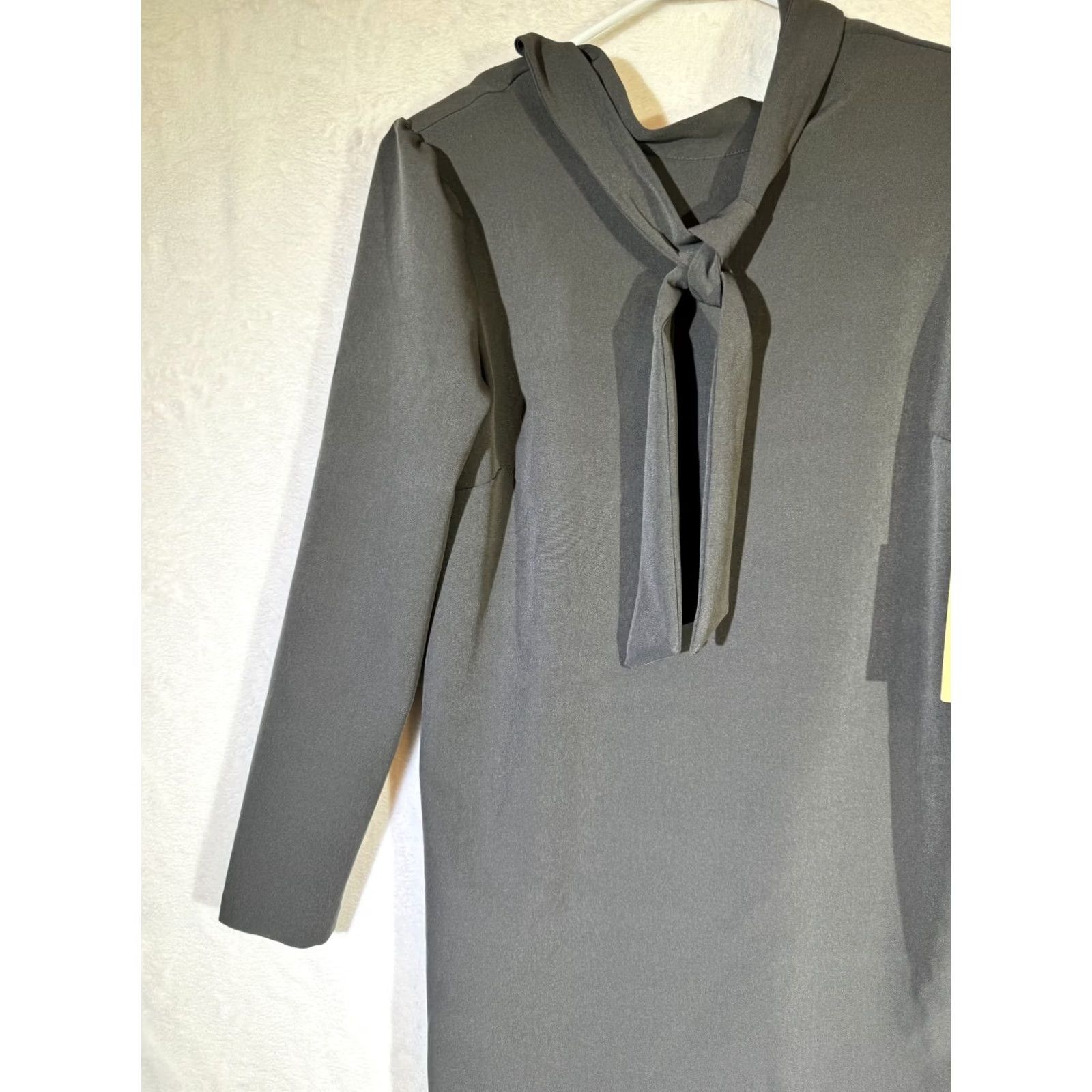 Vintage VINTAGE Halogen Women’s Shift Dress Small Black Polyester Stretch Tie Neck Pullover Size S / US 4 / IT 40 - 4 Thumbnail
