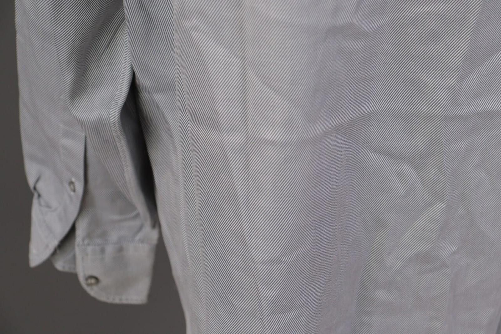Giorgio Armani Giorgio Armani Le Collezioni Gray Shirt Size 43 / 17 Size US M / EU 48-50 / 2 - 12 Thumbnail