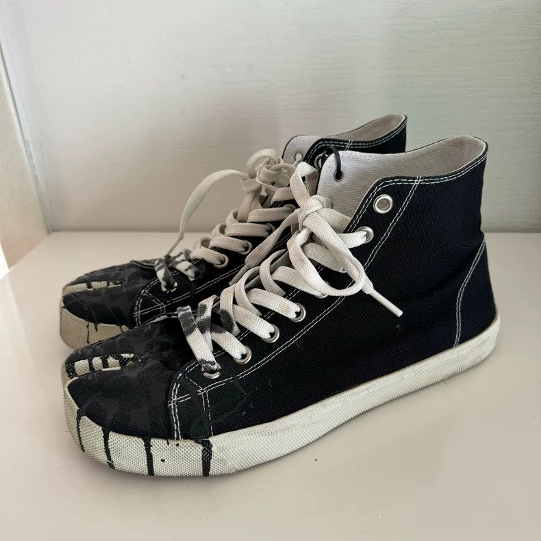 Maison Margiela Maison Margiela Classic black splash ink Tabi split-toe can Size US 8 / EU 41 - 1 Thumbnail