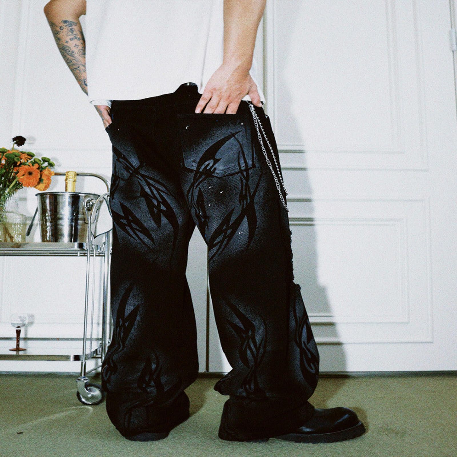Other Black Graphic Distressed Wide Leg Jeans Size US 32 / EU 48 - 2 Thumbnail