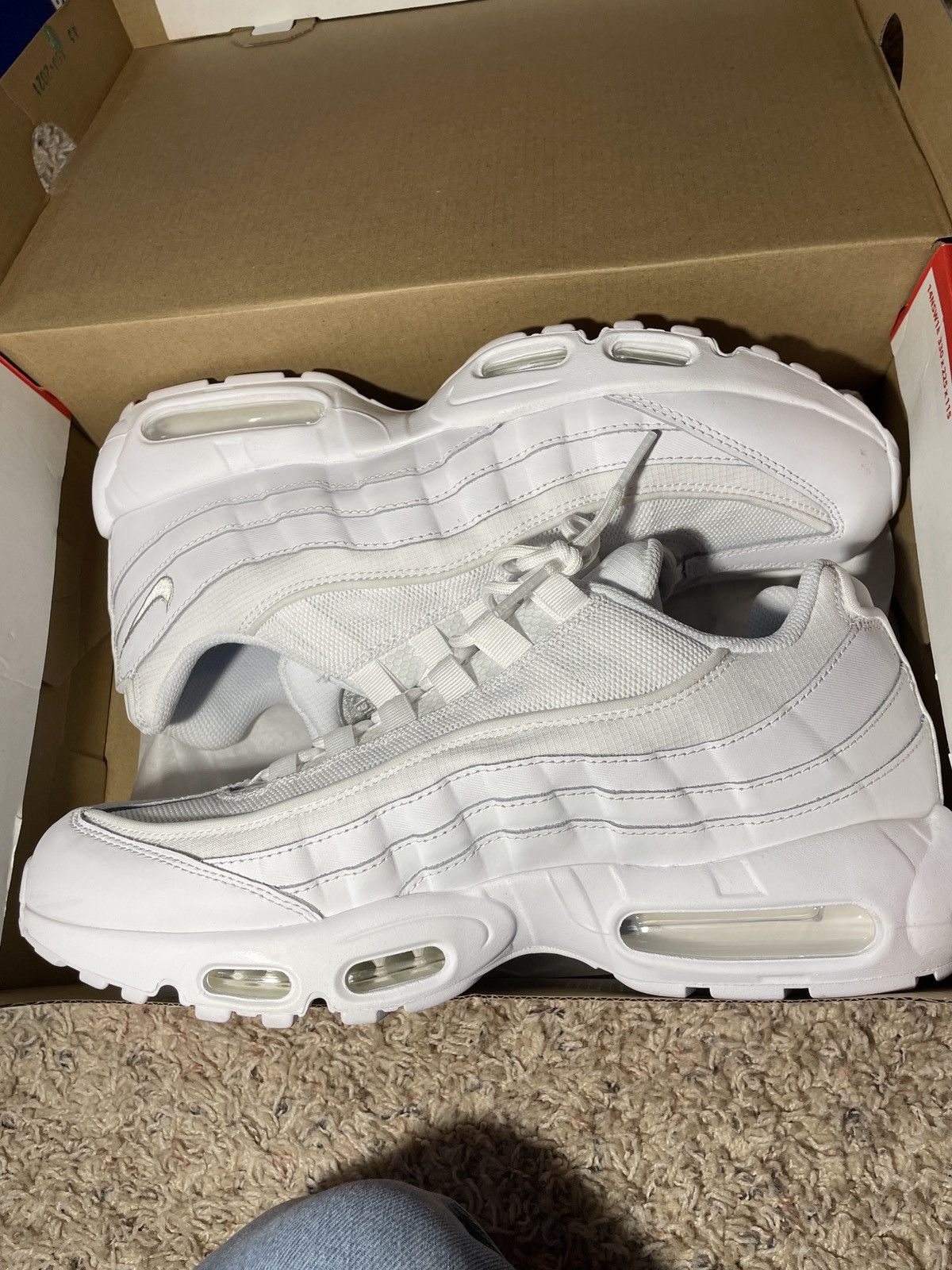 image of Nike Airmax 95 Essential Shoes in White, Men's (Size 11)