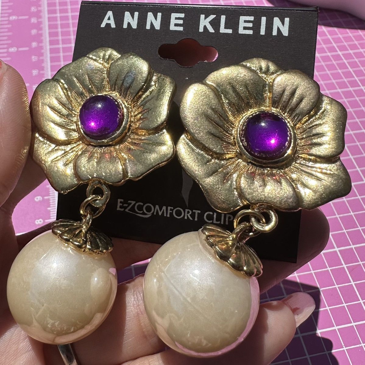 Anne Klein × Designer Anne Klein gold flower purple diamonds pearl drops clip on Size ONE SIZE - 3 Thumbnail