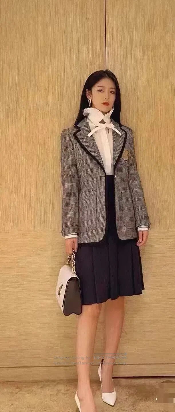 Louis Vuitton Louis Vuitton Plaid Embroidered Casual Blazer. Size XXS / US 00 / IT 34 - 7 Thumbnail