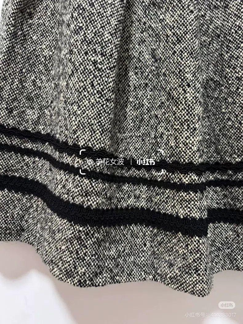 Comme des Garcons Comme Des Garcons size M Tweed midi skirt with umbrella pl Size 23" - 5 Thumbnail