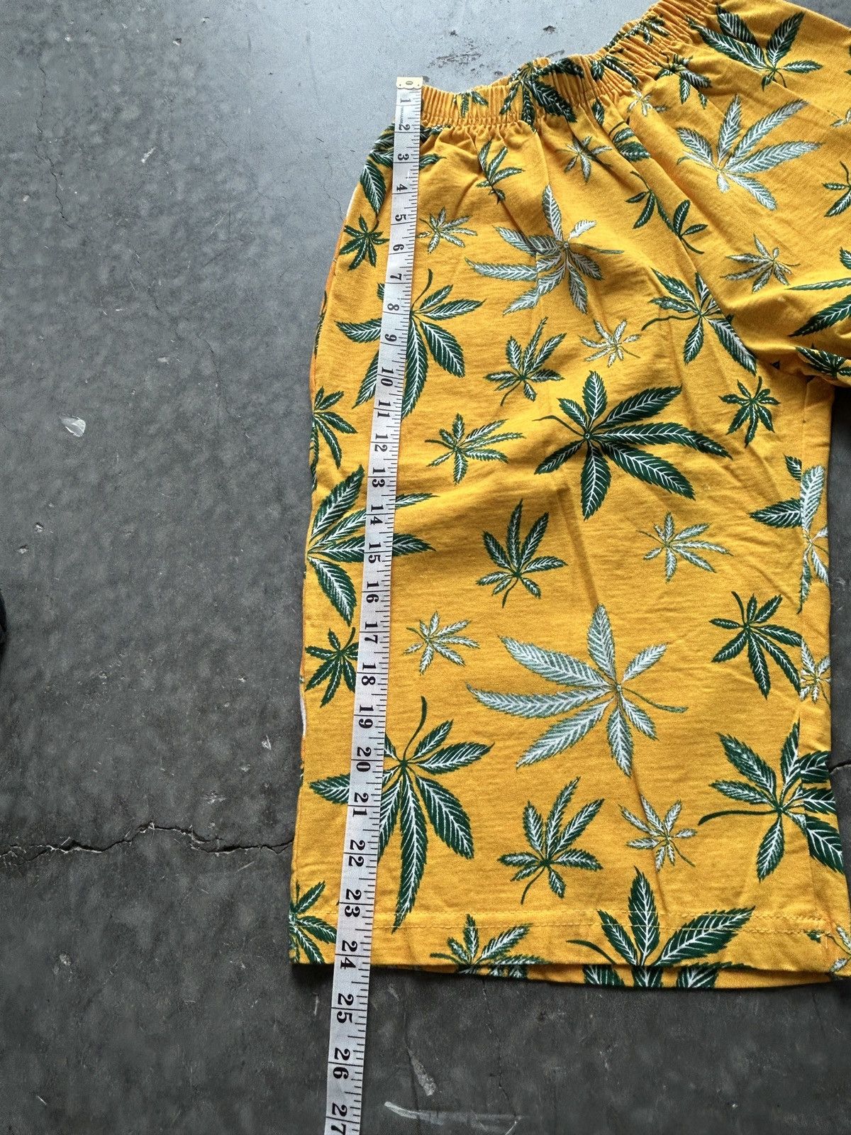 Vintage Vintage 90s Weed AOP Cotton Shorts Size US 29 - 8 Thumbnail