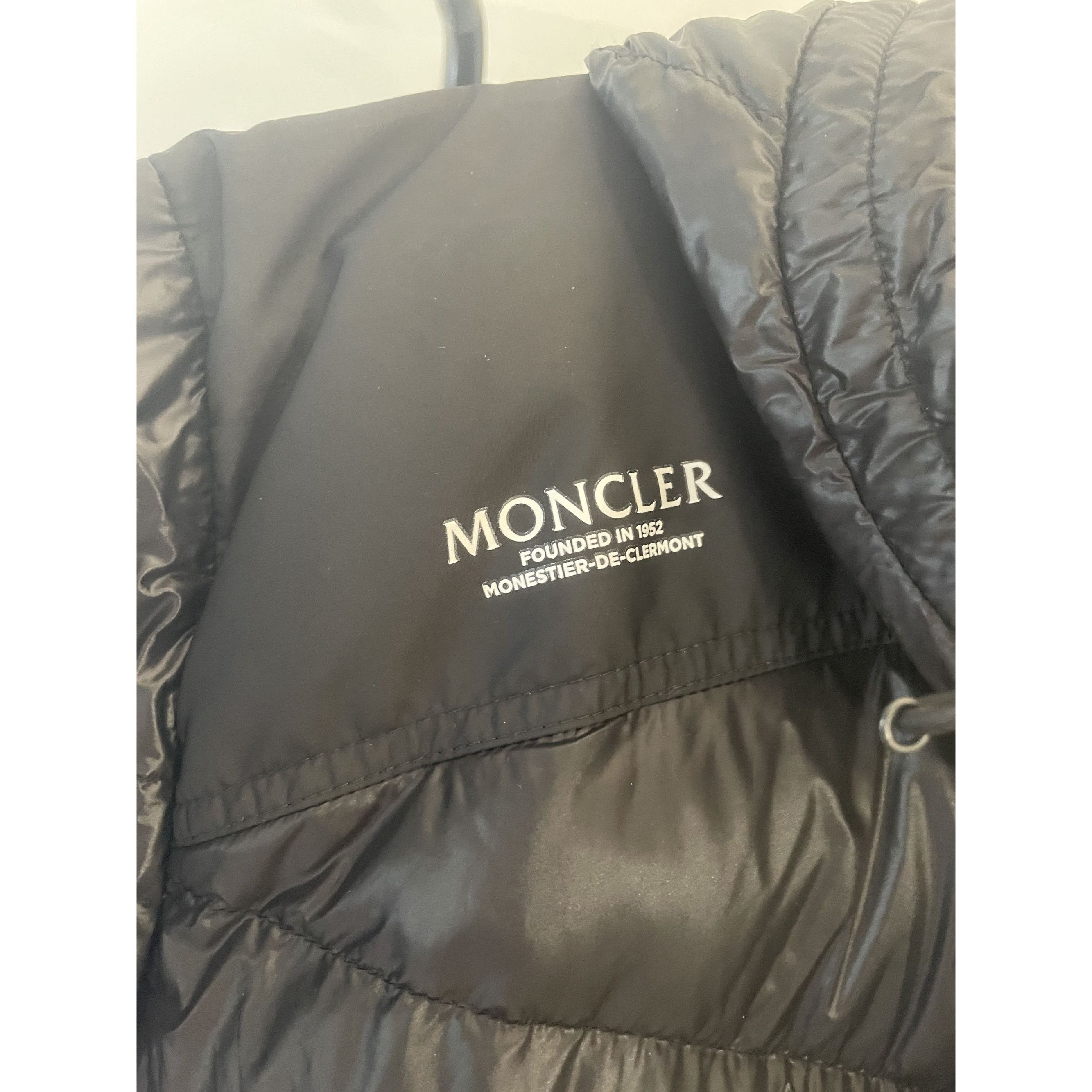Moncler Moncler Black Puffer Jacket With Hood & Zip Closure - Womens Size L / US 10 / IT 46 - 4 Thumbnail