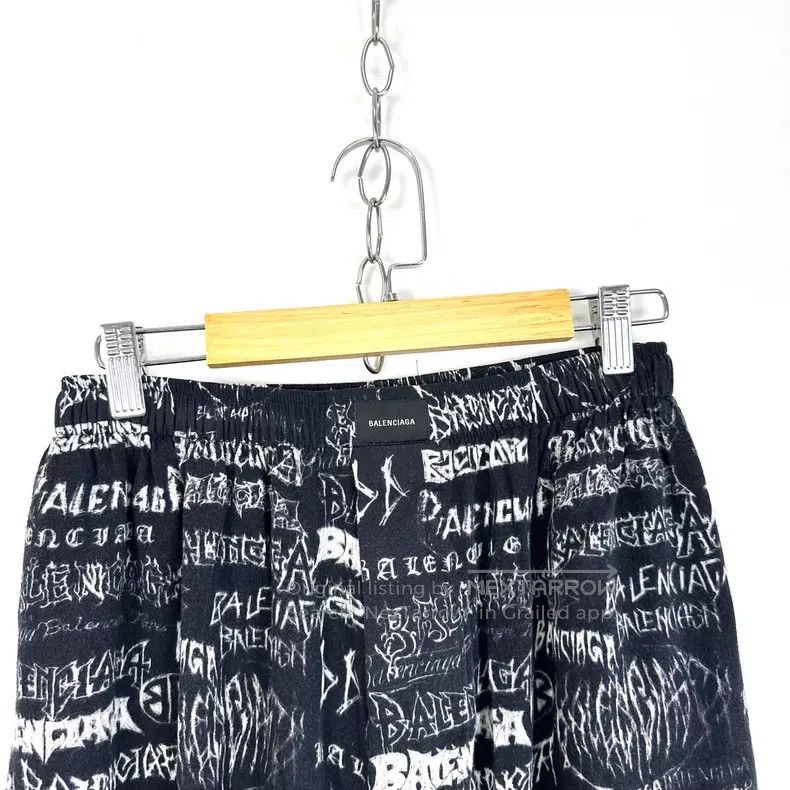 Balenciaga Balenciaga Black letter graffiti full logo casual pants Size US 28 / EU 44 - 4 Thumbnail