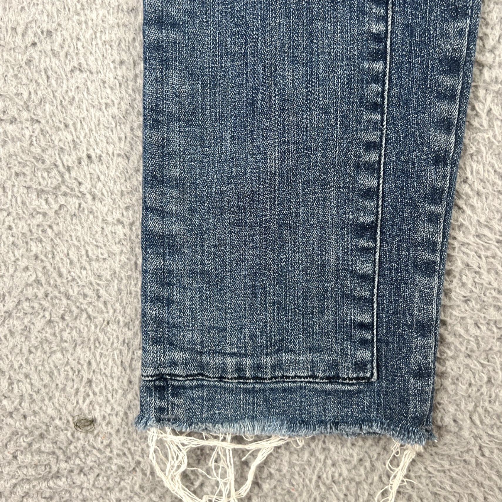 Silver Jeans Co. Silver Jeans Izzy Ankle Slim Patchwork Distressed Jeans Women 31x28 Blue Denim Slim Women Jeans 90s? Size 24" / US 00 / IT 34 - 3 Thumbnail