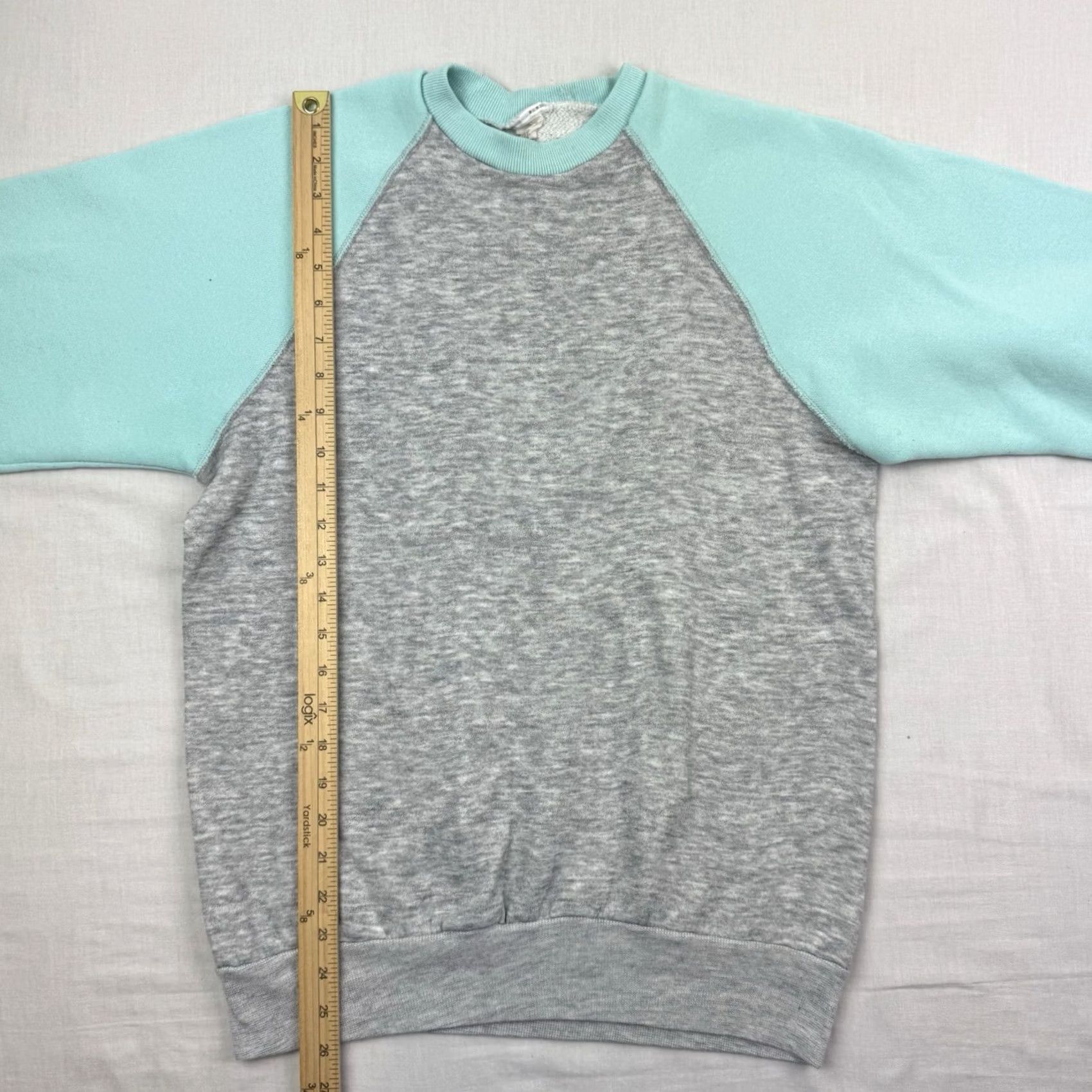 Vintage VINTAGE Sweatshirt Mens Large Gray USA 80s Two Tone Crew Neck Raglan Cotton Acrylic Pullover Size US L / EU 52-54 / 3 - 6 Thumbnail