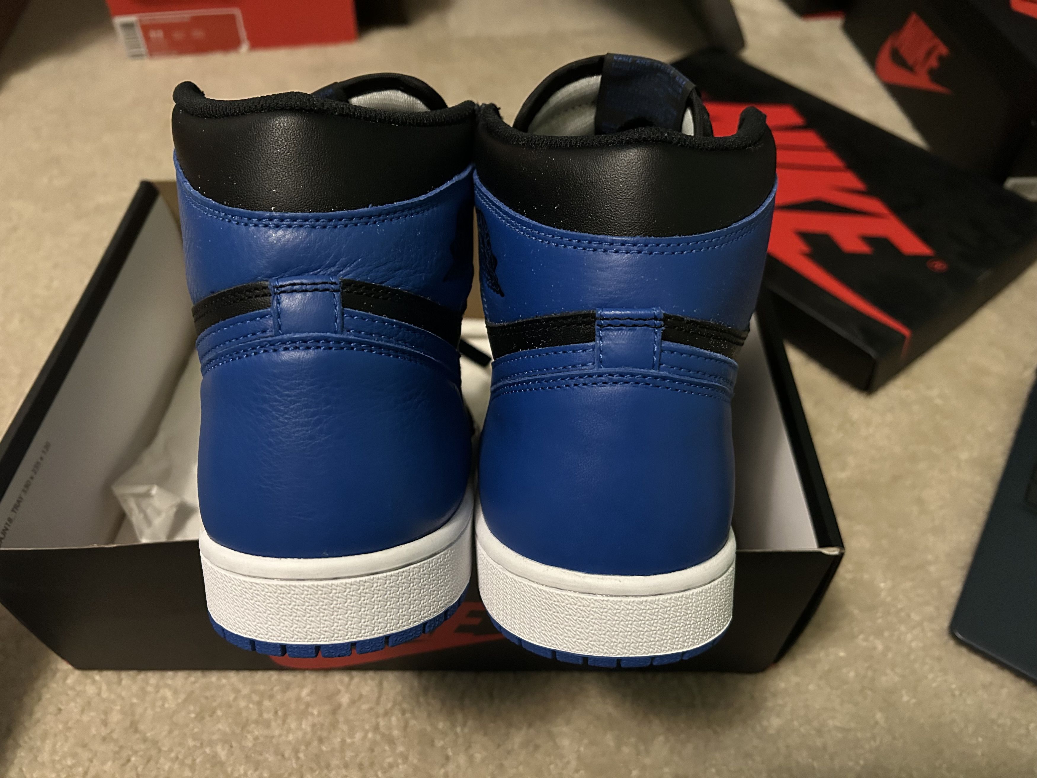 Jordan Brand Air Jordan 1 Retro High OG "Royal" (2017) – Deadstock Size US 11 / EU 44 - 5 Thumbnail