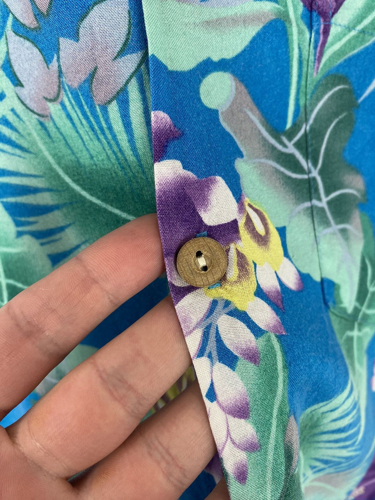 Paradise Found 1990’s Vintage Paradise Found Floral Rayon Hawaiian Shirt Size US S / EU 44-46 / 1 - 5 Thumbnail