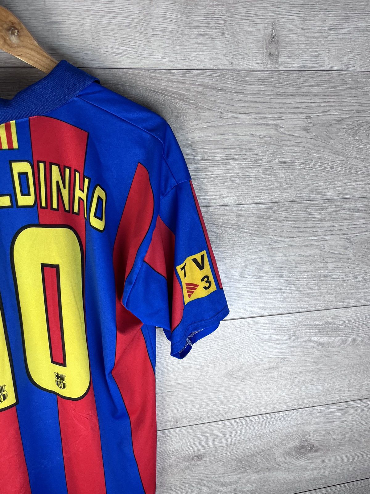 Other Men’s soccer jersey Fc Barcelona #10 Ronaldinho Laliga Size US XL / EU 56 / 4 - 7 Thumbnail