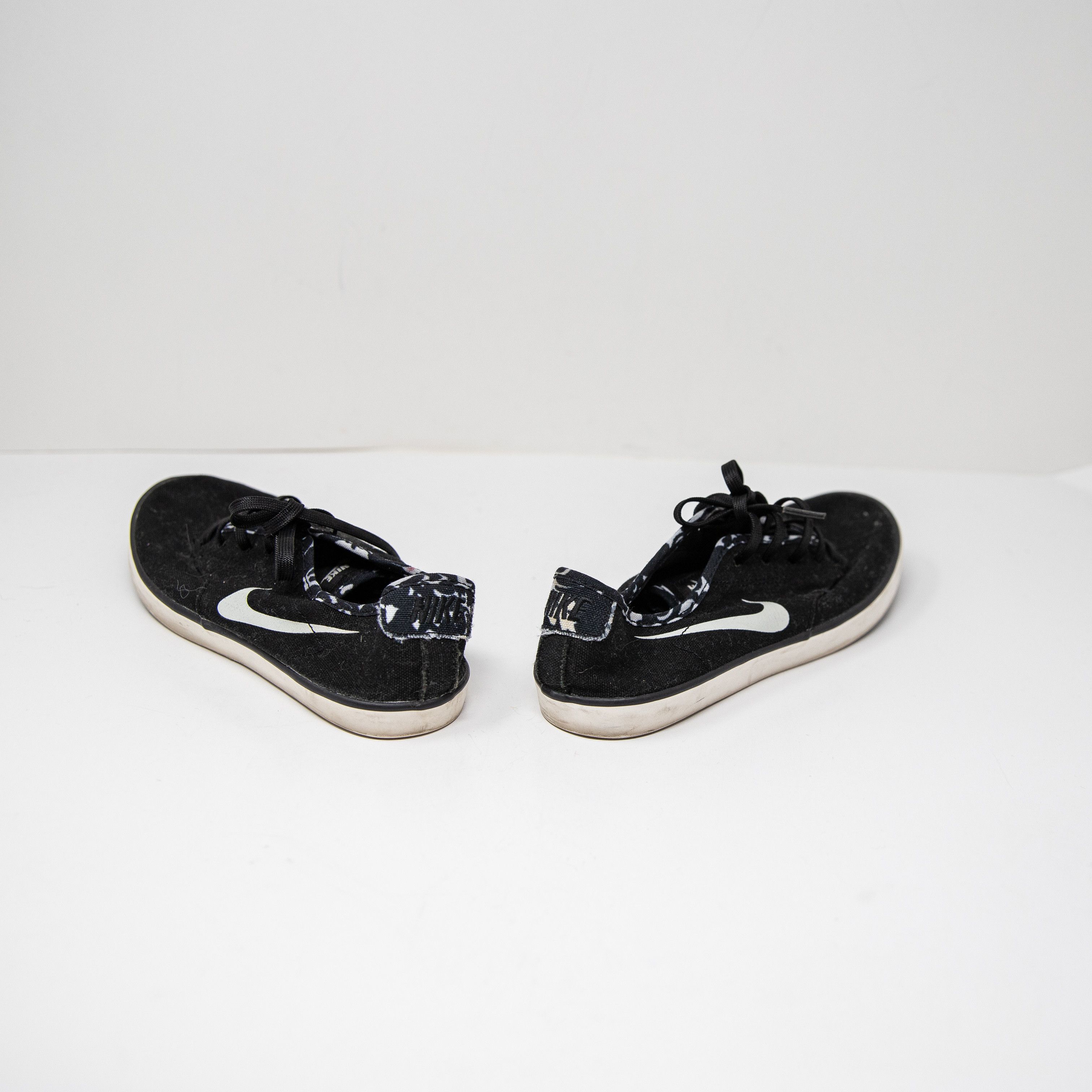 Nike Nike Women's Cotton Canvas Low Top Lace Size US 6 / IT 36 - 3 Thumbnail