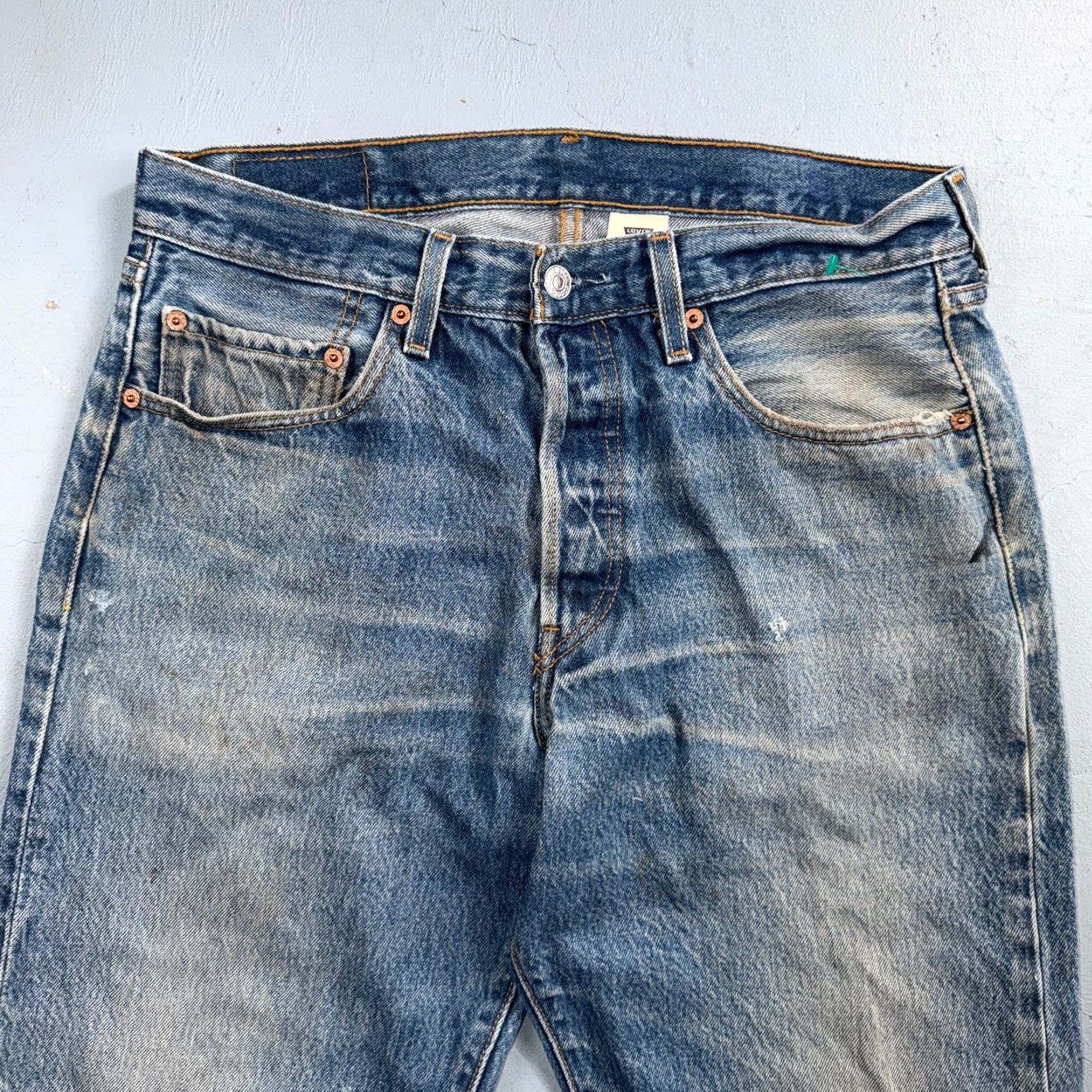 Levi's VINTAGE Levi's 501 Jeans Straight Blue Light Wash 34x32 90s 501 Series Mens Jeans Size US 34 / EU 50 - 2 Thumbnail