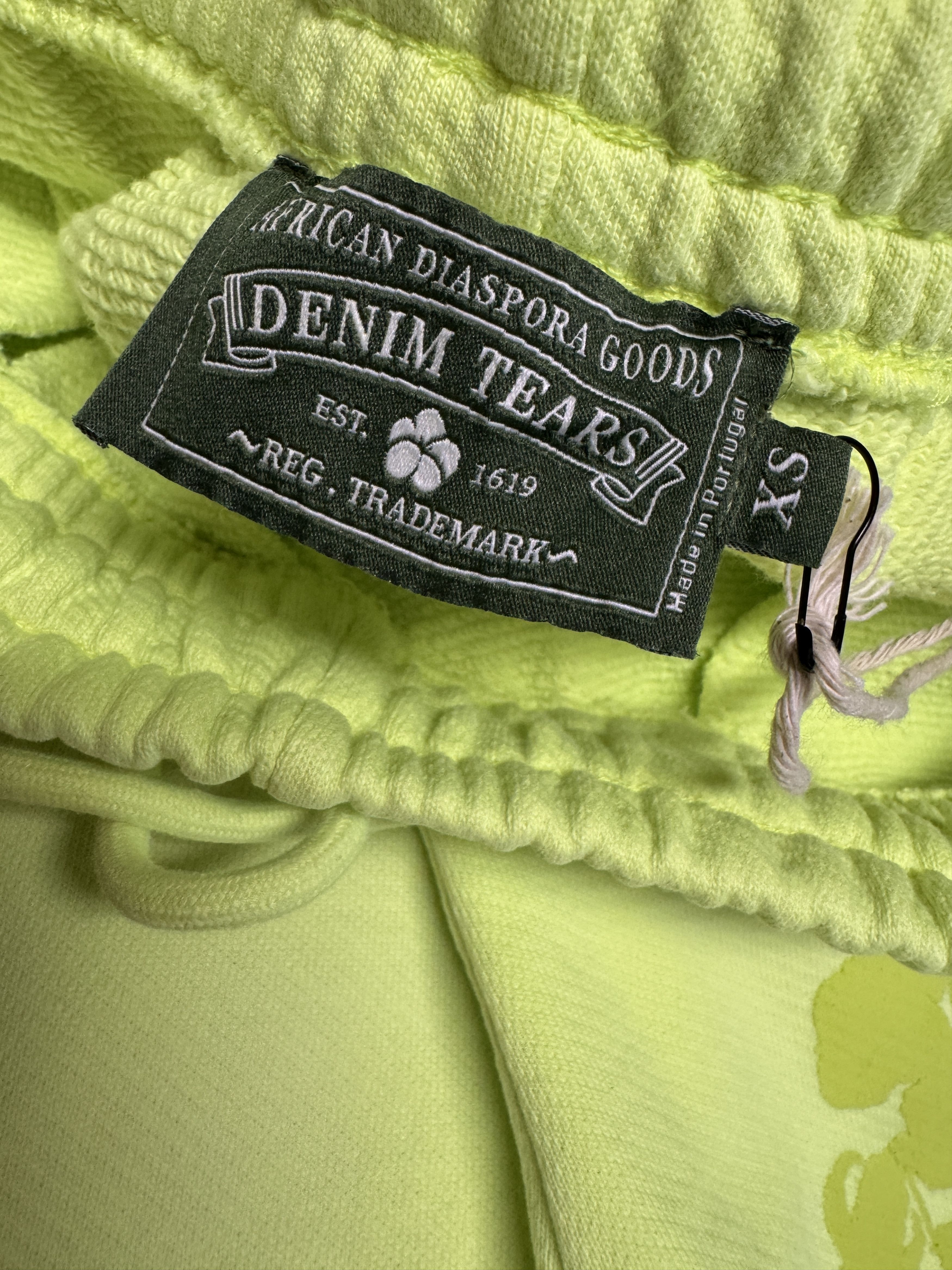 DENIM TEARS Denim Tears Mono Cotton Wreath Sweatpants Neon Green Size US 28 / EU 44 - 2 Thumbnail