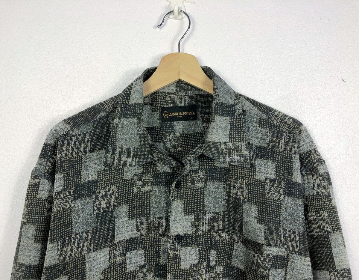 Gianni Valentino × Valentino × Vintage Vintage Gianni Valentino Italy Button Ups Shirt Nice Design Size US XL / EU 56 / 4 - 2 Thumbnail