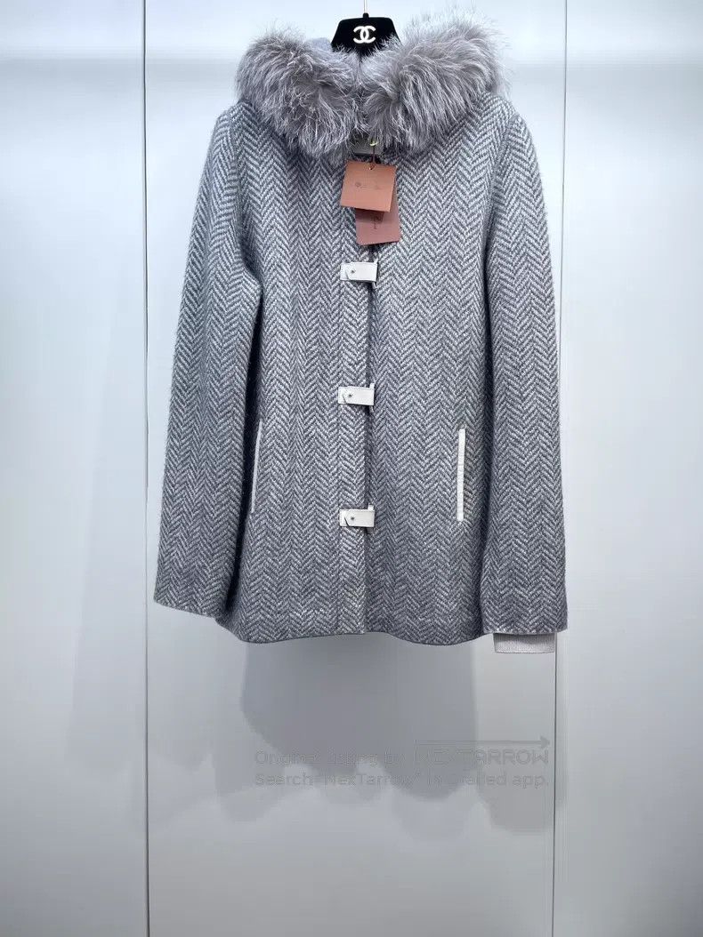 Loro Piana Loro Piana Fur collar cashmere coat Size M / US 6-8 / IT 42-44 - 1 Thumbnail