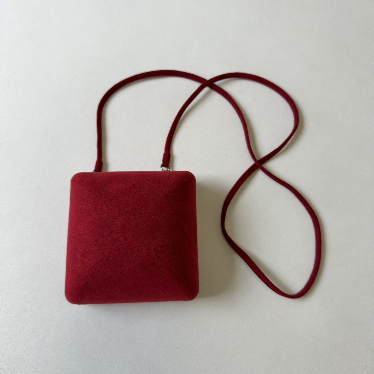 Maison Margiela A/W 10 Red Velvet ‘Trinket Box’ Hand Bag Size ONE SIZE - 2 Thumbnail