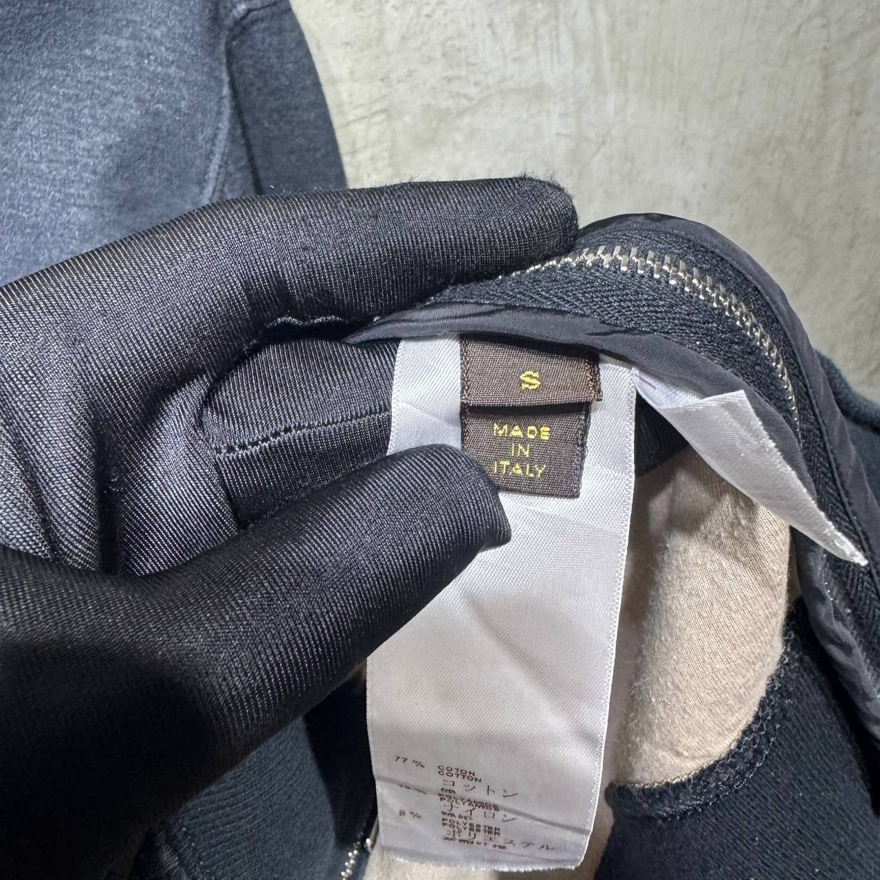 Louis Vuitton Louis Vuitton Fleece Zip-up jacket with packable hood Size US M / EU 48-50 / 2 - 13 Thumbnail