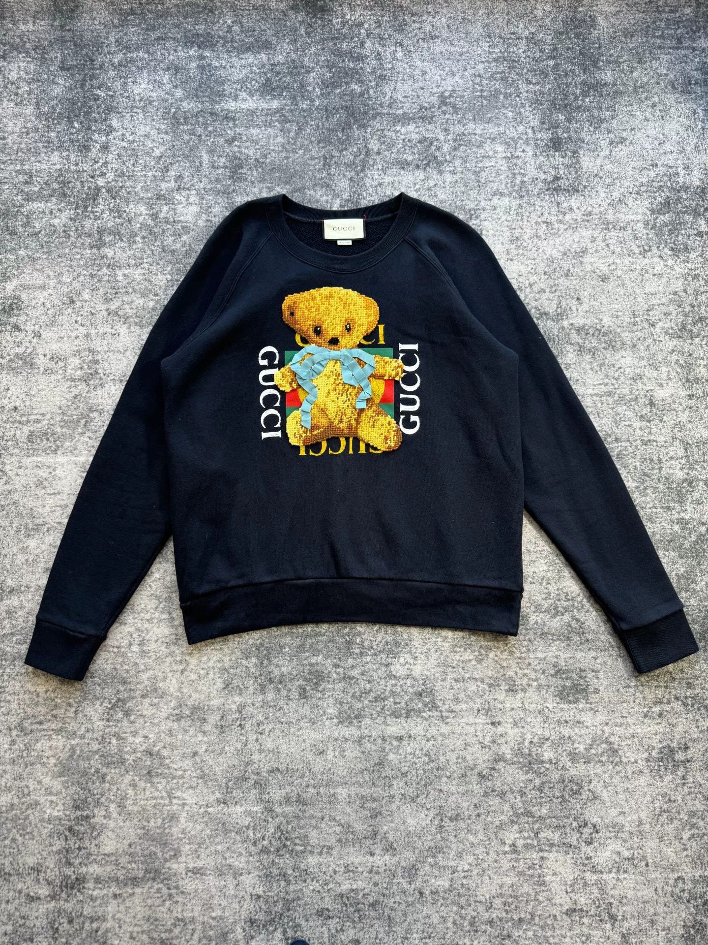 Gucci Gucci Blue Bear Sweatshirt Size US S / EU 44-46 / 1 - 1 Thumbnail