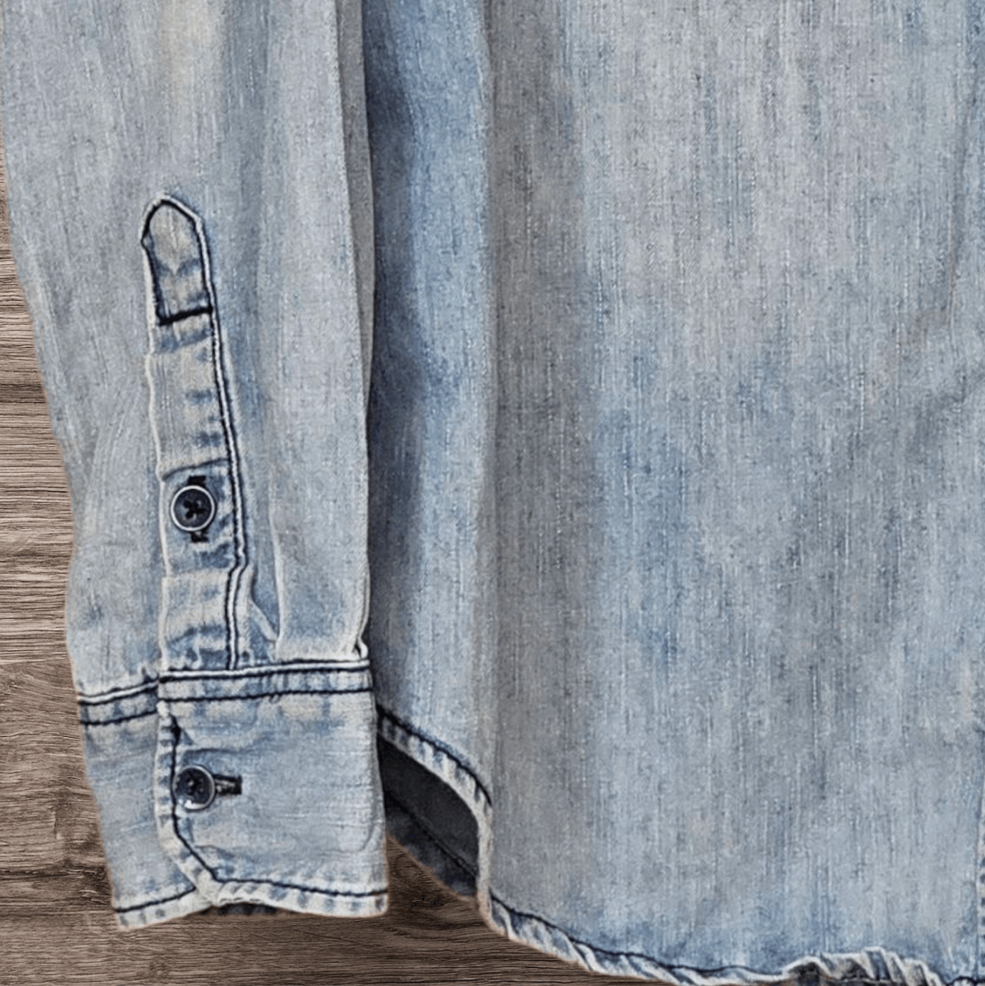 Other Women's Faded Wash Denim Chambray Button Up Long-Sleeve Top Size M / US 6-8 / IT 42-44 - 9 Thumbnail