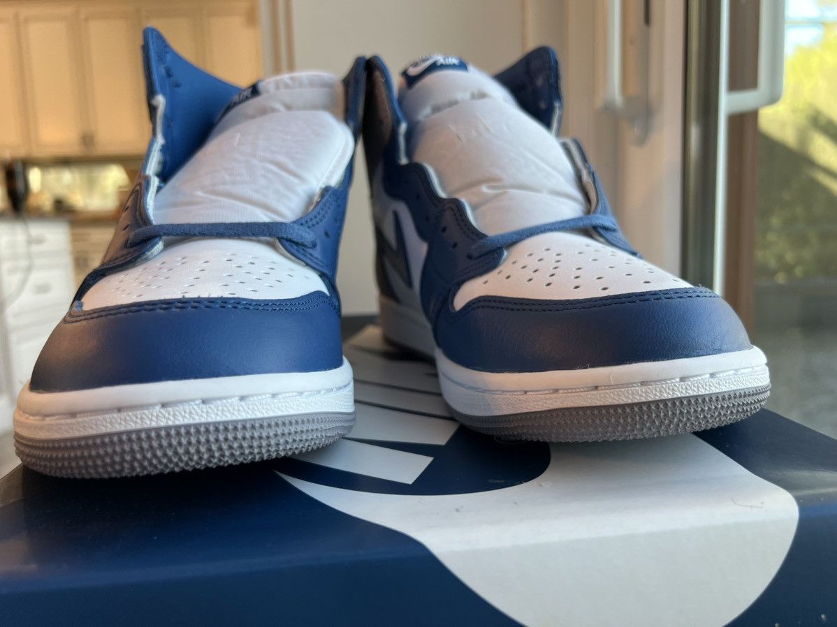 Jordan Brand × Nike Nike Air Jordan 1 High Retro OG True Blue Sz 9.5 DZ5485-410 Size US 9.5 / EU 42-43 - 3 Thumbnail