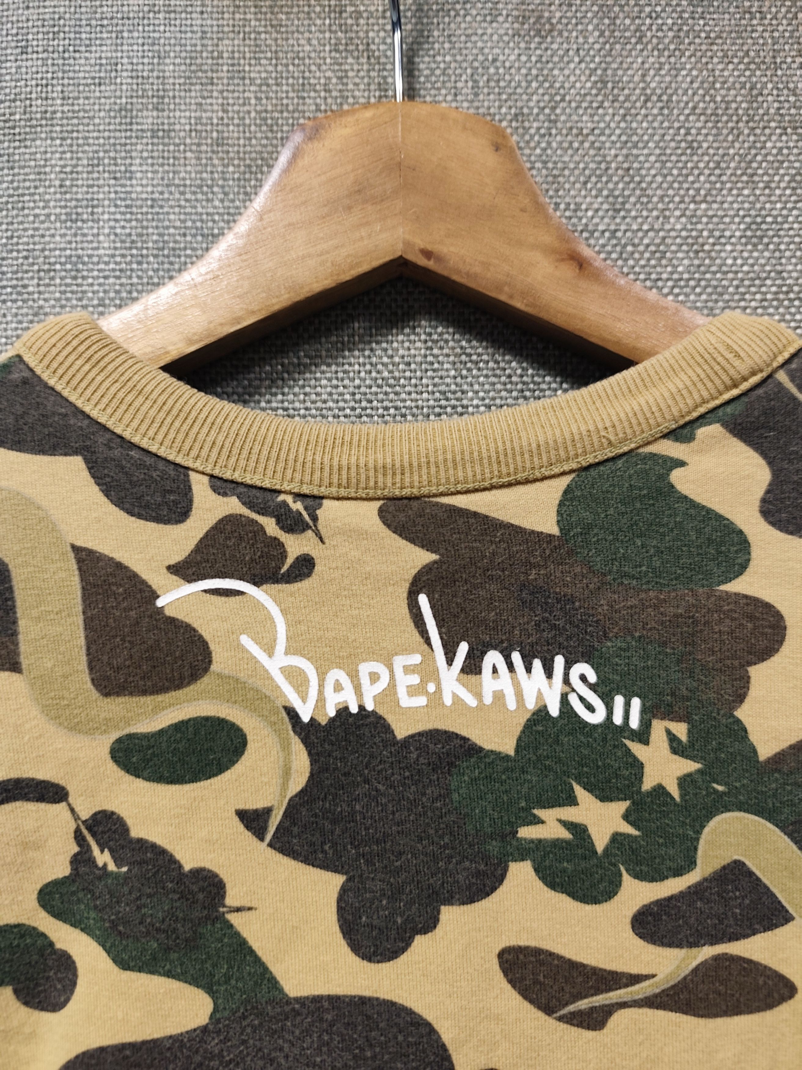 Bape × Kaws Bape x Kaws Reversible L/S Tee Size S / US 4 / IT 40 - 4 Thumbnail