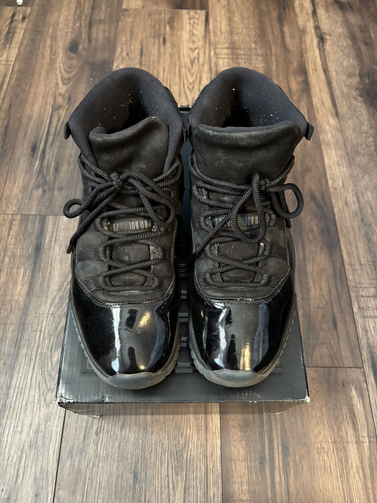 Jordan Brand × Nike Size 10 - Jordan 11 Cap and Gown Size US 10 / EU 43 - 3 Thumbnail