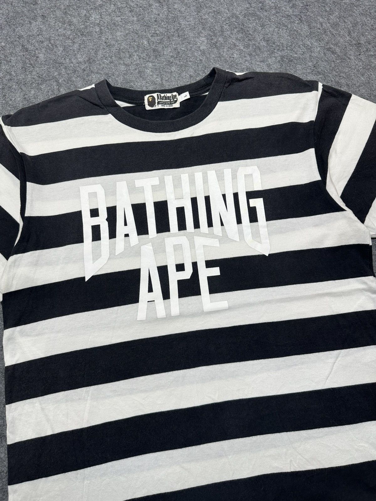 Bape A Bathing Ape t-shirt a rubber printed "BATHING APE". Size US L / EU 52-54 / 3 - 2 Thumbnail