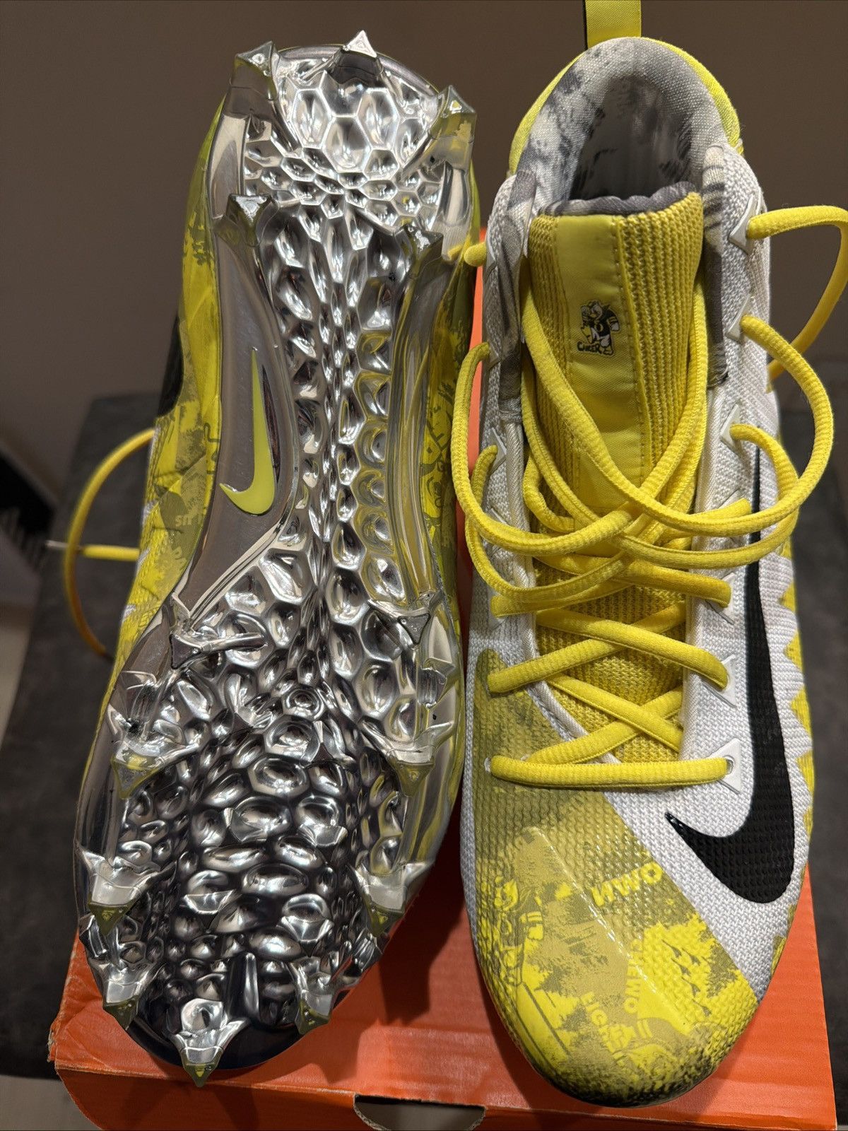 Nike PE Oregon Ducks Alpha Menace Pro Mid Stomp Out Cancer Size US 10.5 / EU 43-44 - 3 Thumbnail