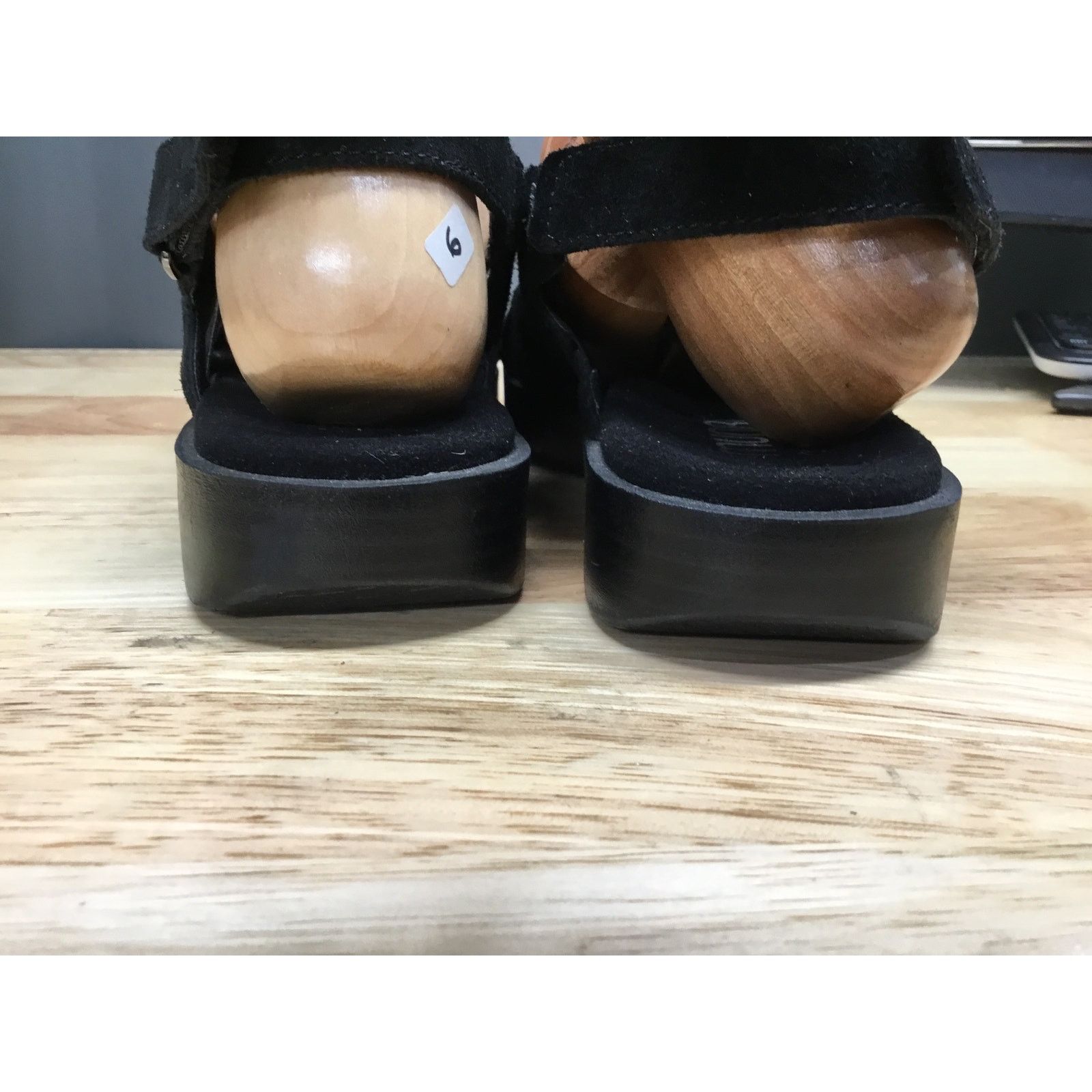 Other Munro Micah Crisscross Slingback Black Suede Sandals Women 8 Size US 8 / IT 38 - 3 Thumbnail