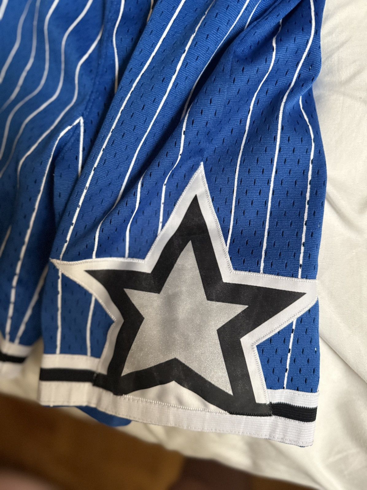 Nike Youth Large Throwback Orlando Magic Shorts Size US 29 - 2 Thumbnail