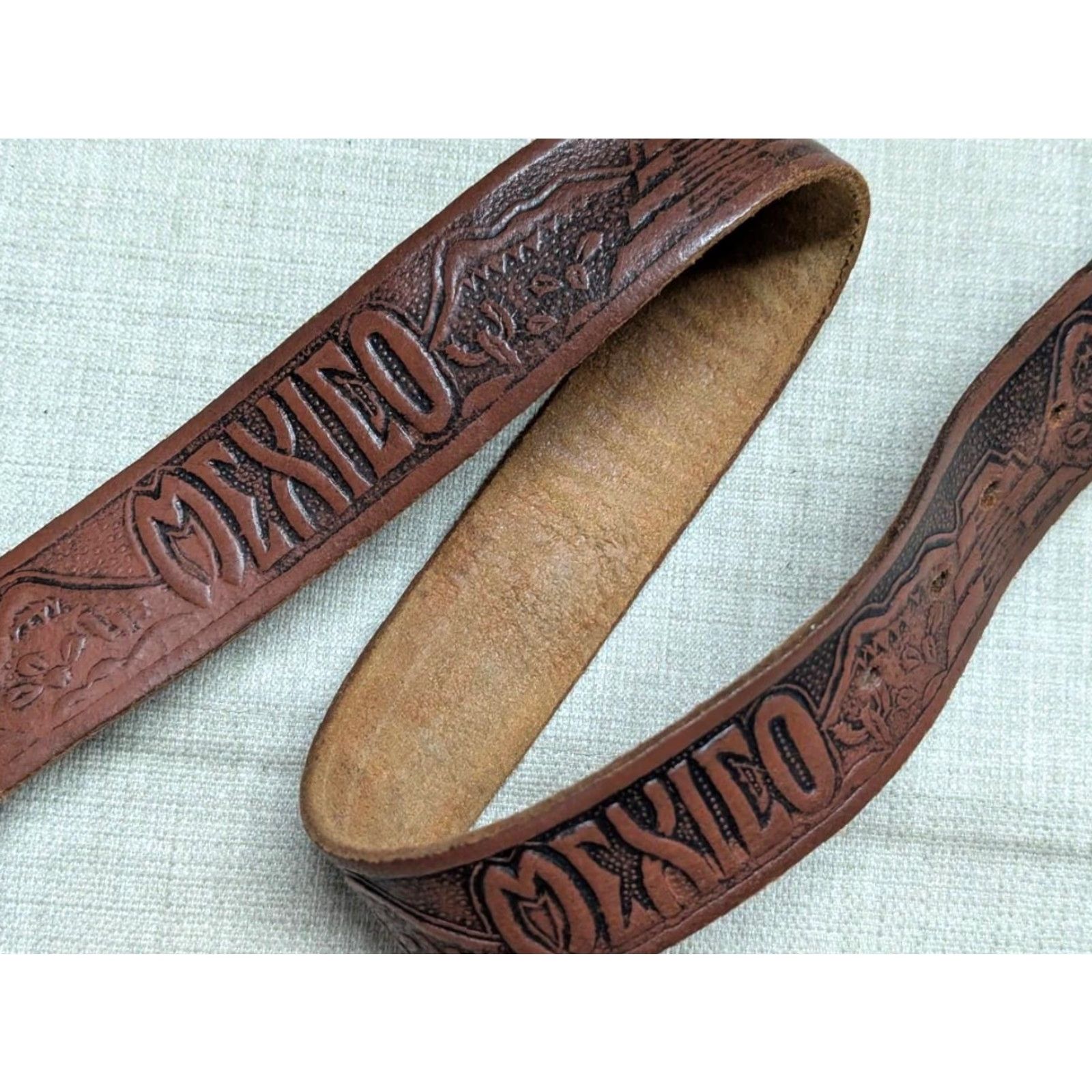 Vintage VINTAGE handcrafted western belt MEXICO Tooled 32 Cowhide Brown Leather Men Belt Size 32 - 2 Thumbnail