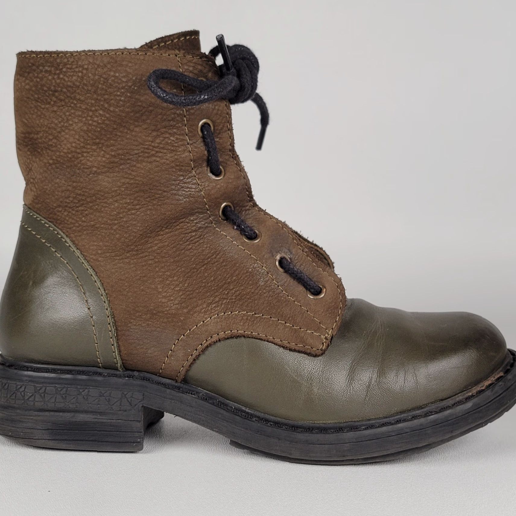 Vintage Bueno Women's Bootie Army Green Leather Lace Up Boots 5.5 EU 36 Size US 6 / IT 36 - 3 Thumbnail