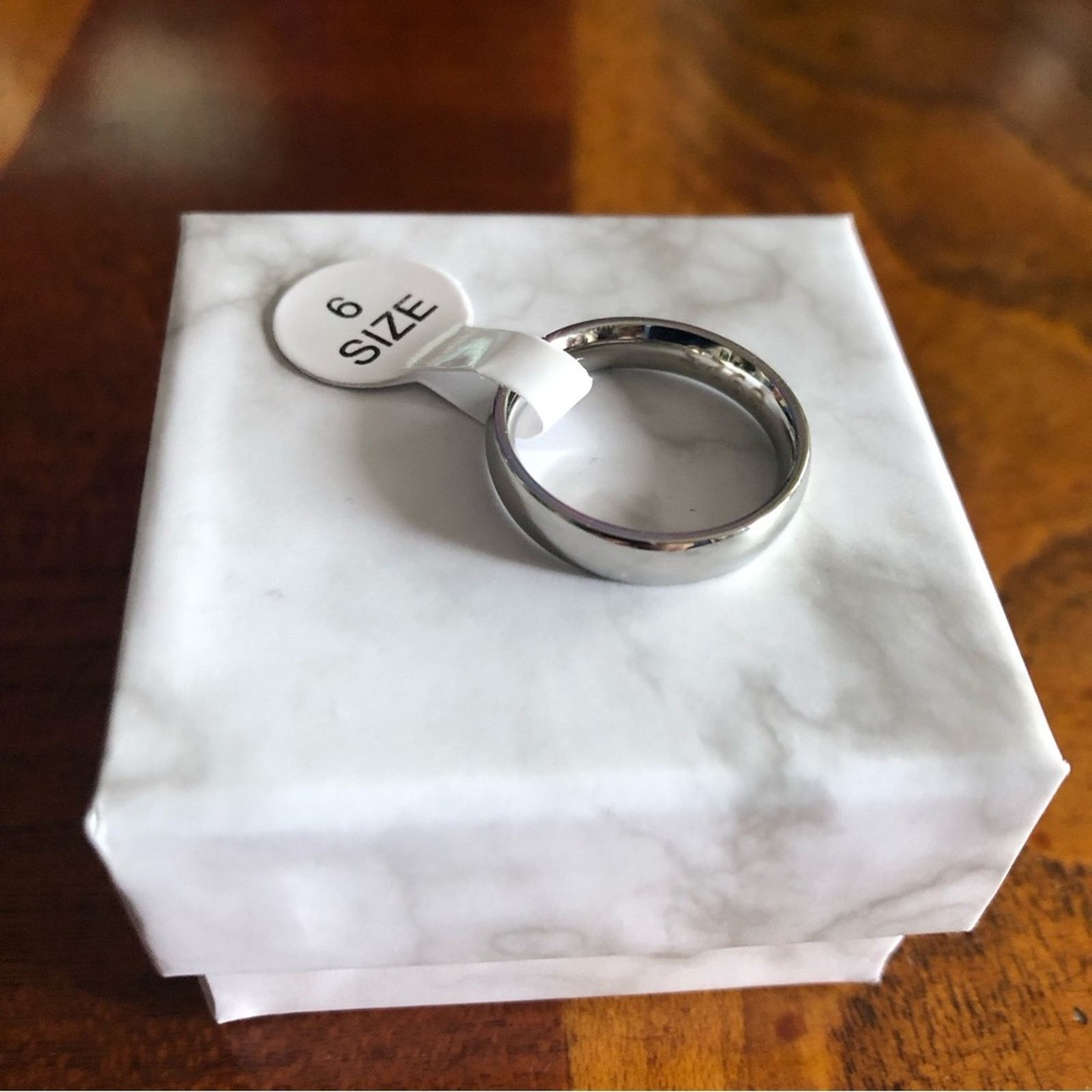 Jewelry Ladies solid 925 sterling silver 4mm classic dome band NWT 6 Size ONE SIZE - 1 Thumbnail