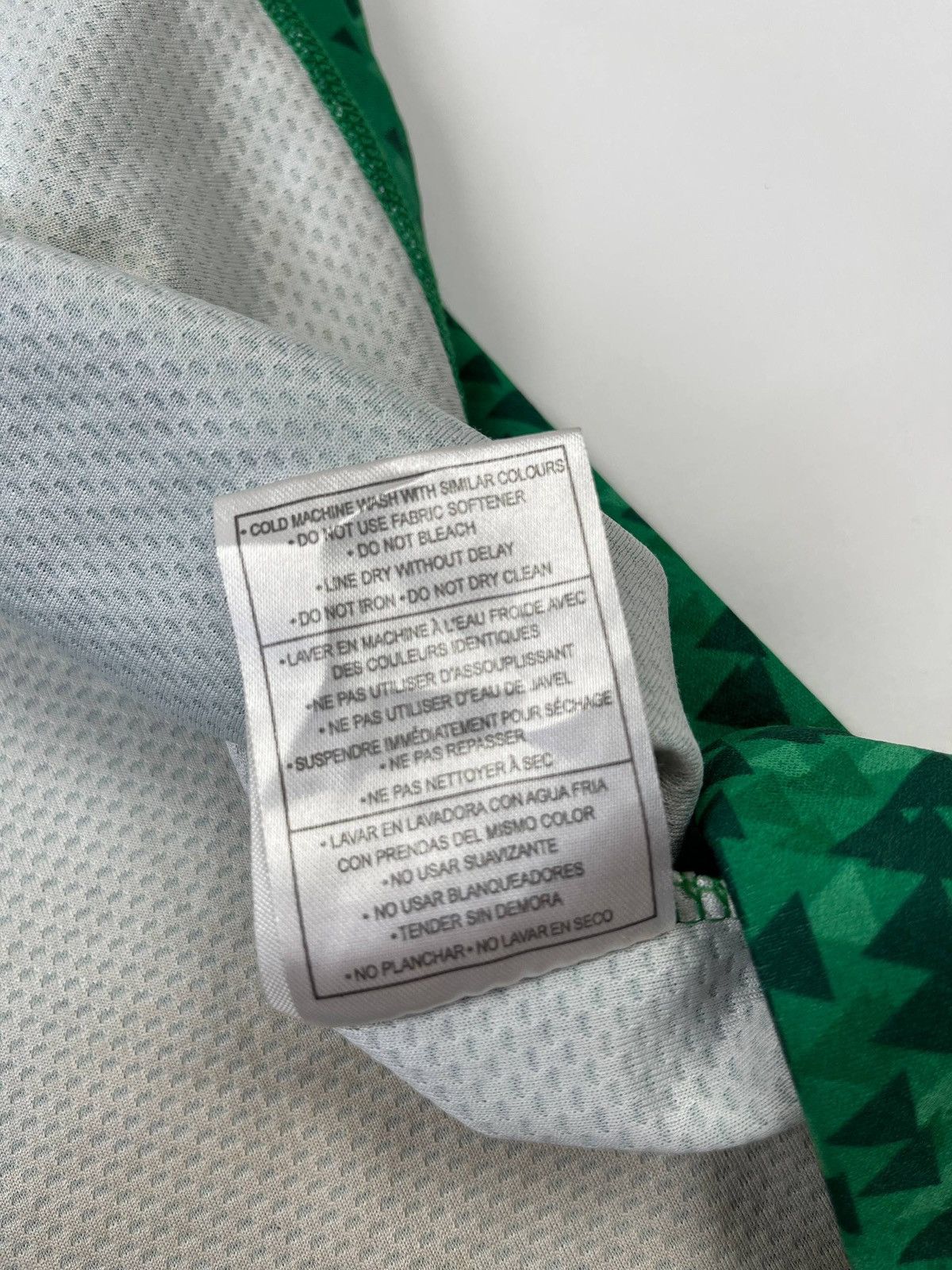 Canterbury of New Zealand Canterbury Ireland IRFU Rugby Jersey Vodafone Rare Ireland Size US L / EU 52-54 / 3 - 11 Thumbnail
