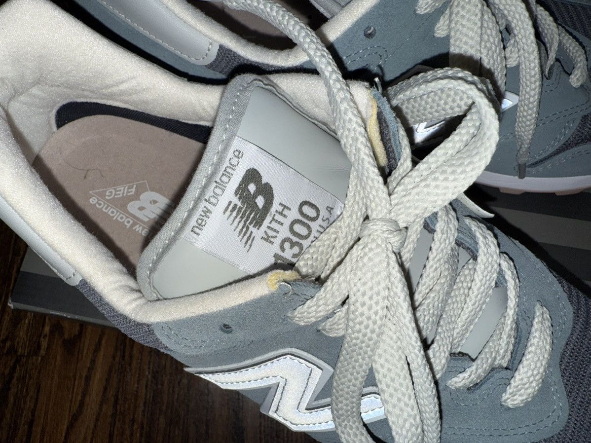 Kith × New Balance KITH x New Balance 1300 'Mauve Sole' Ronnie Fieg US 11 Size US 11 / EU 44 - 6 Thumbnail