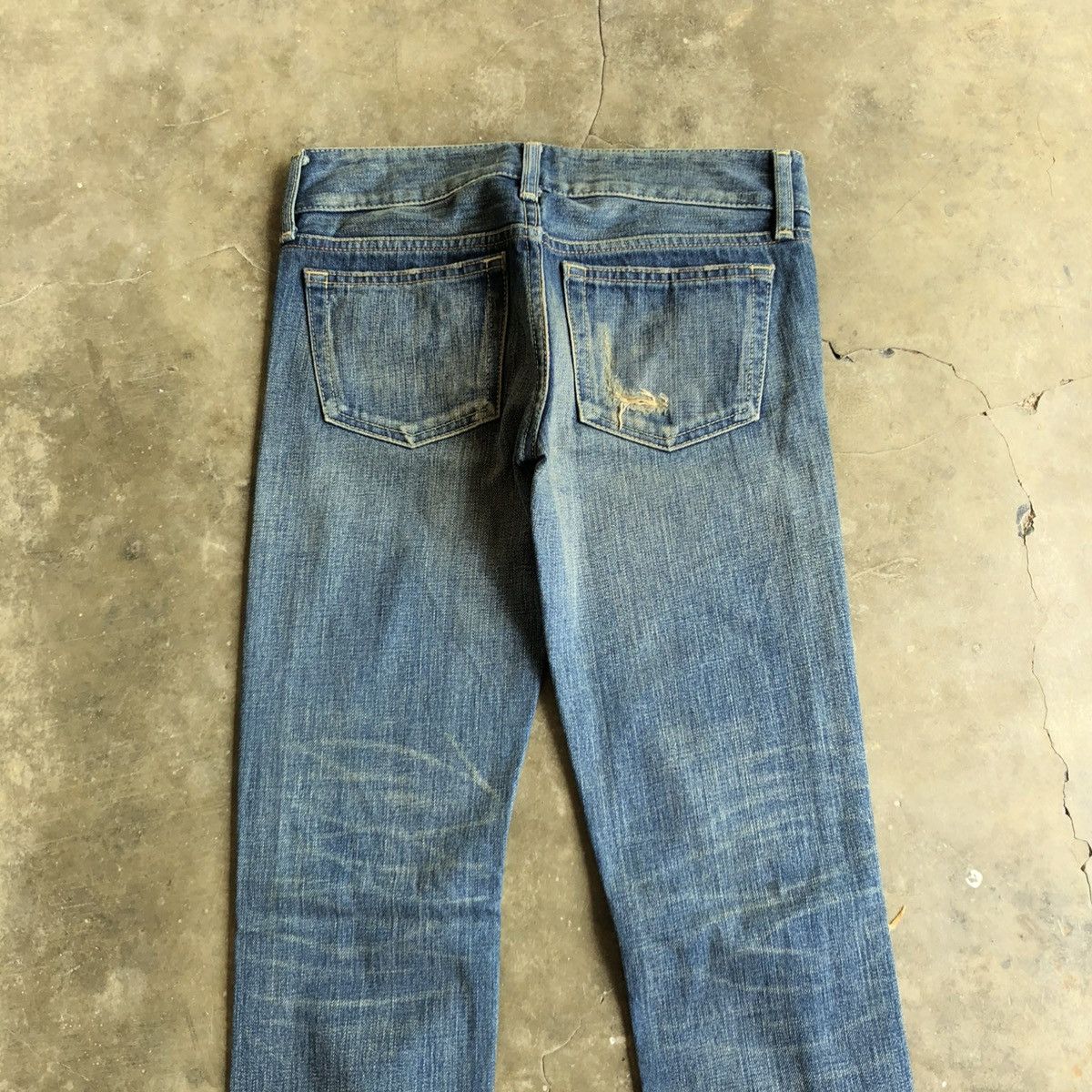 Japanese Brand 🇯🇵 2000s SLY Japan Ripped Bootcut Denim Jeans Pants Blue Wash Size US 26 / EU 42 - 9 Thumbnail