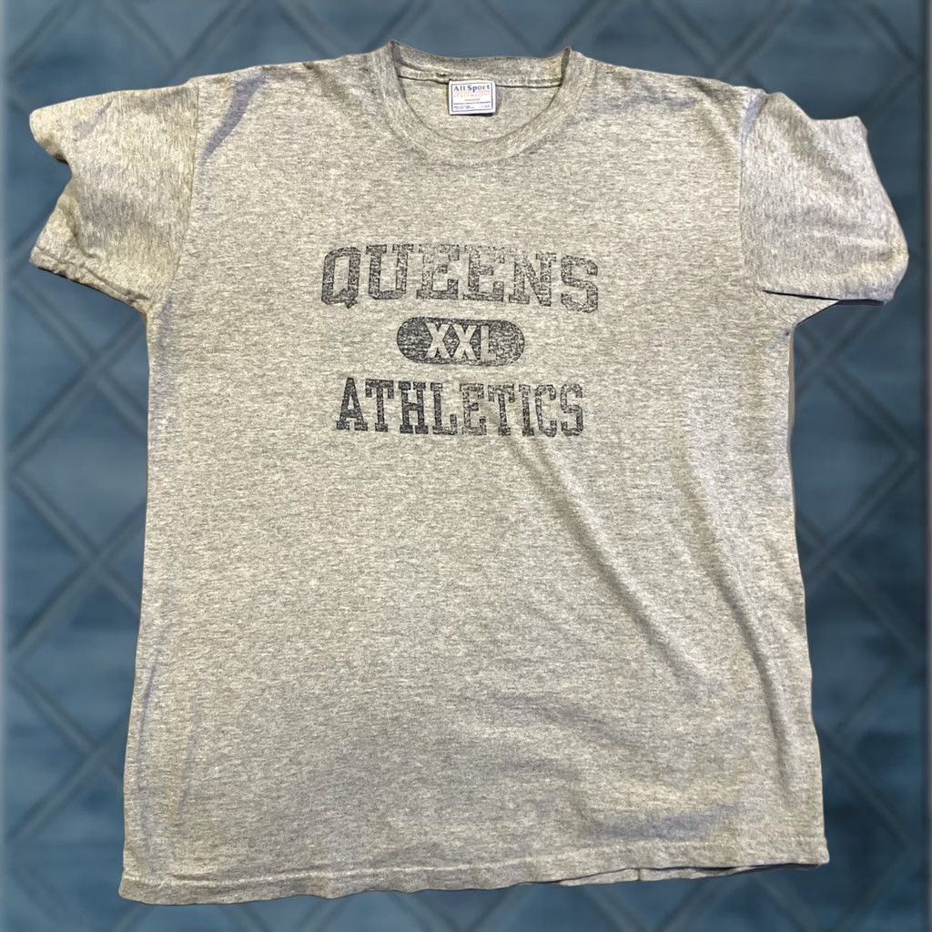 Vintage VINTAGE QUEENS COLLEGE ATHLETICS T Shirt Large Men's Size US L / EU 52-54 / 3 - 1 Thumbnail