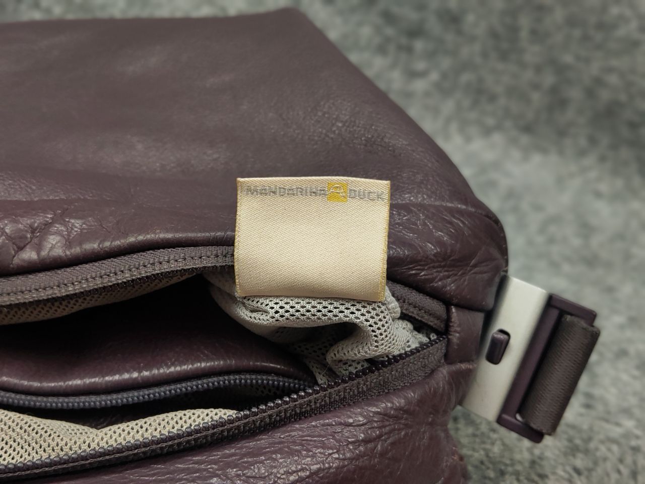 Mandarina Duck Mandarin Duck Design Dark purple leather Crossbody Bag Size ONE SIZE - 23 Thumbnail