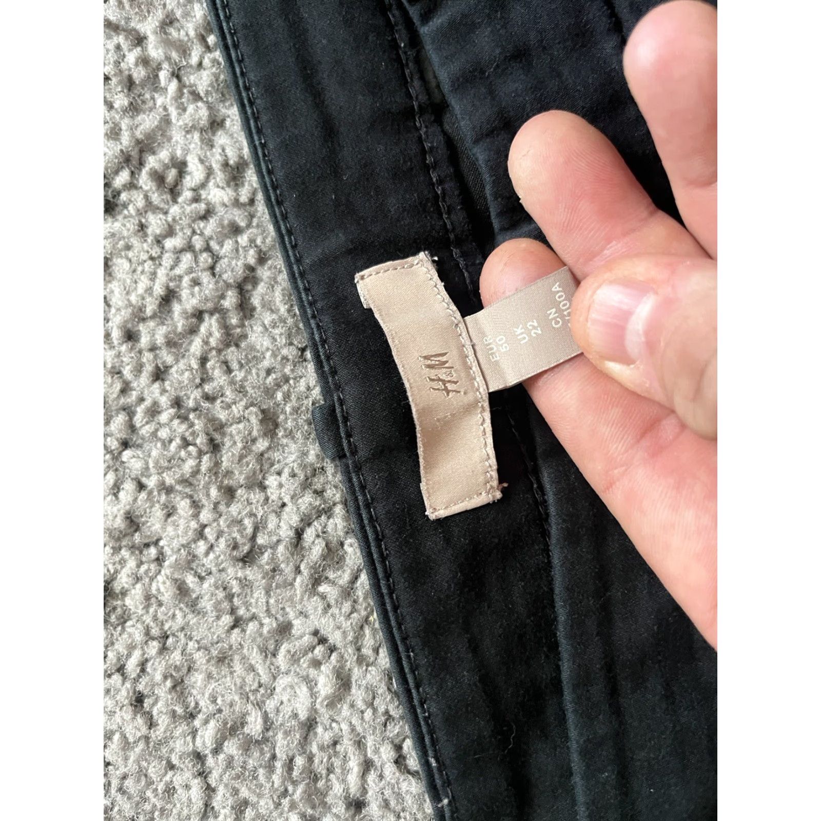 H&M H&M Pants Womens Size 18 Black Flat Front Crop Back Pockets Relaxed Size 40" / US 18 - 5 Thumbnail