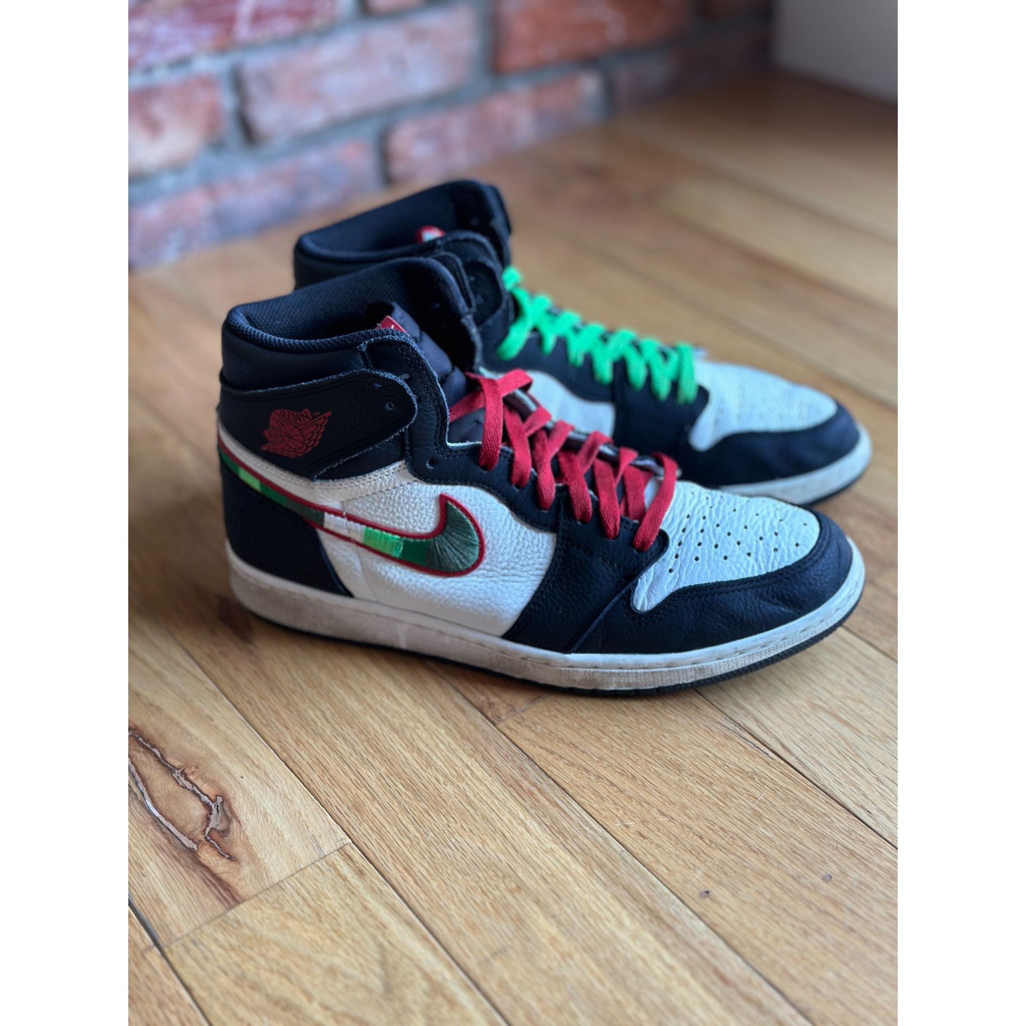 Nike NIKE AIR JORDAN 1 RETRO HIGH OG SPORTS ILLUSTRATED, A STAR I Size US 11 / EU 44 - 4 Thumbnail