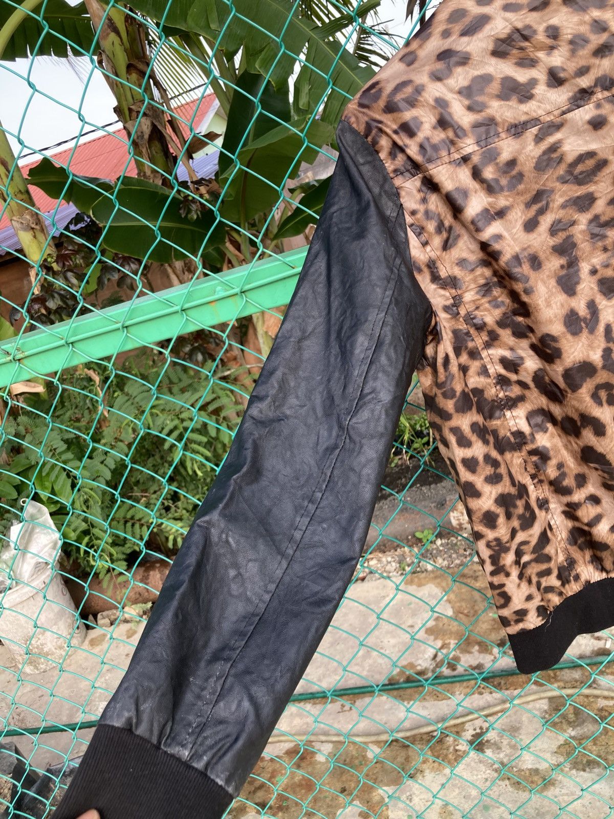 Kazuyuki Kumagai Attachment Kazuyuki Kumagai Leopard Print Leather Sleeves Bomber Jacket Size US M / EU 48-50 / 2 - 8 Thumbnail